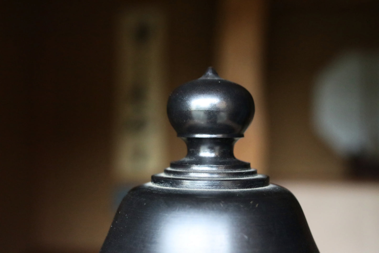 Japanese furniture vintage buddhist lantern made of bronze, metal hand craft openwork indirect lighting H15.4×W6.3in/H39×16cm