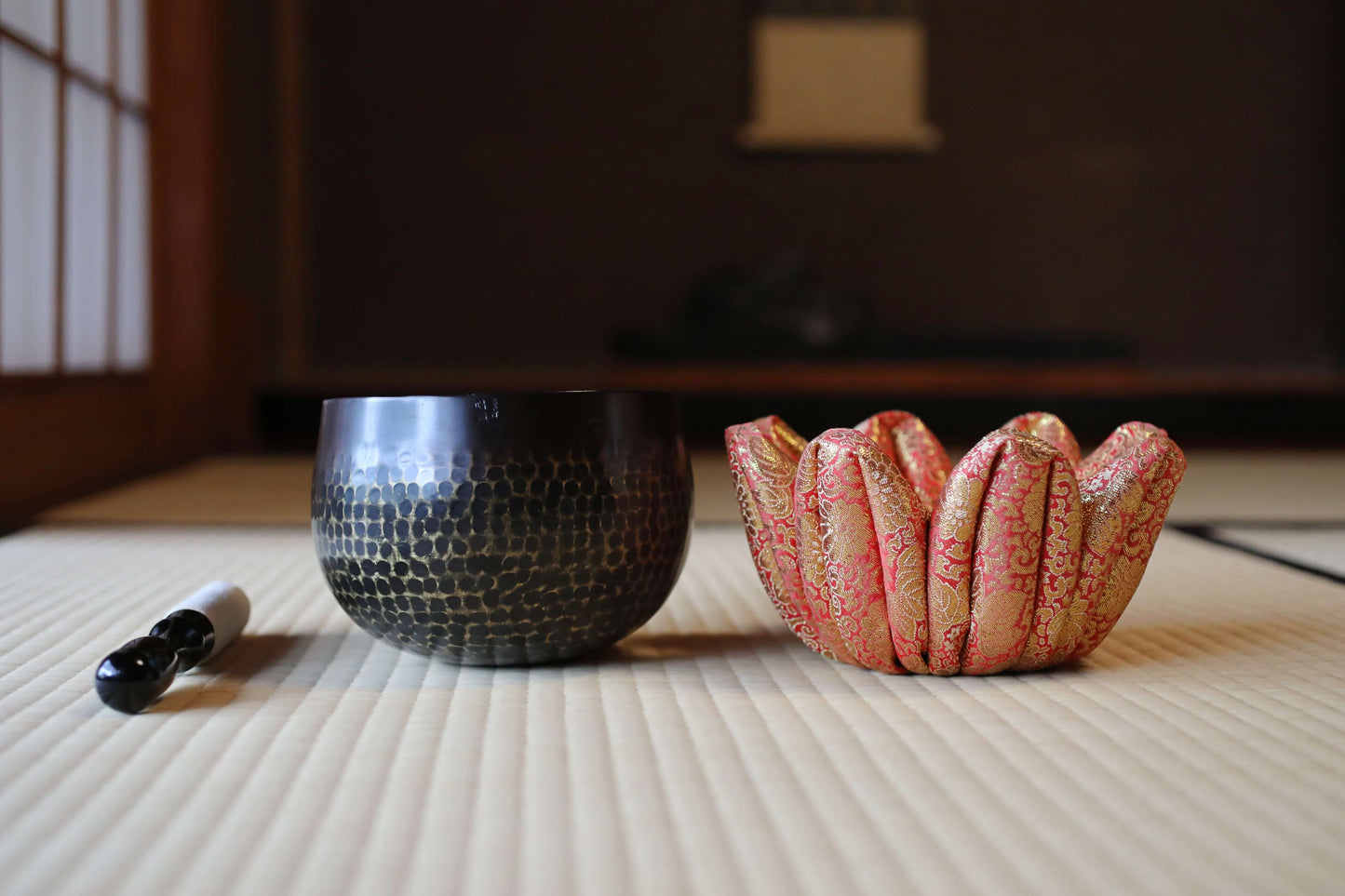 FINE! Japanese vintage Bronze buddhist chanting bell with sign 唱錀 , Singing Bowl, ORIN Buddhist temple with silk cushion stick 6.3in/16cm