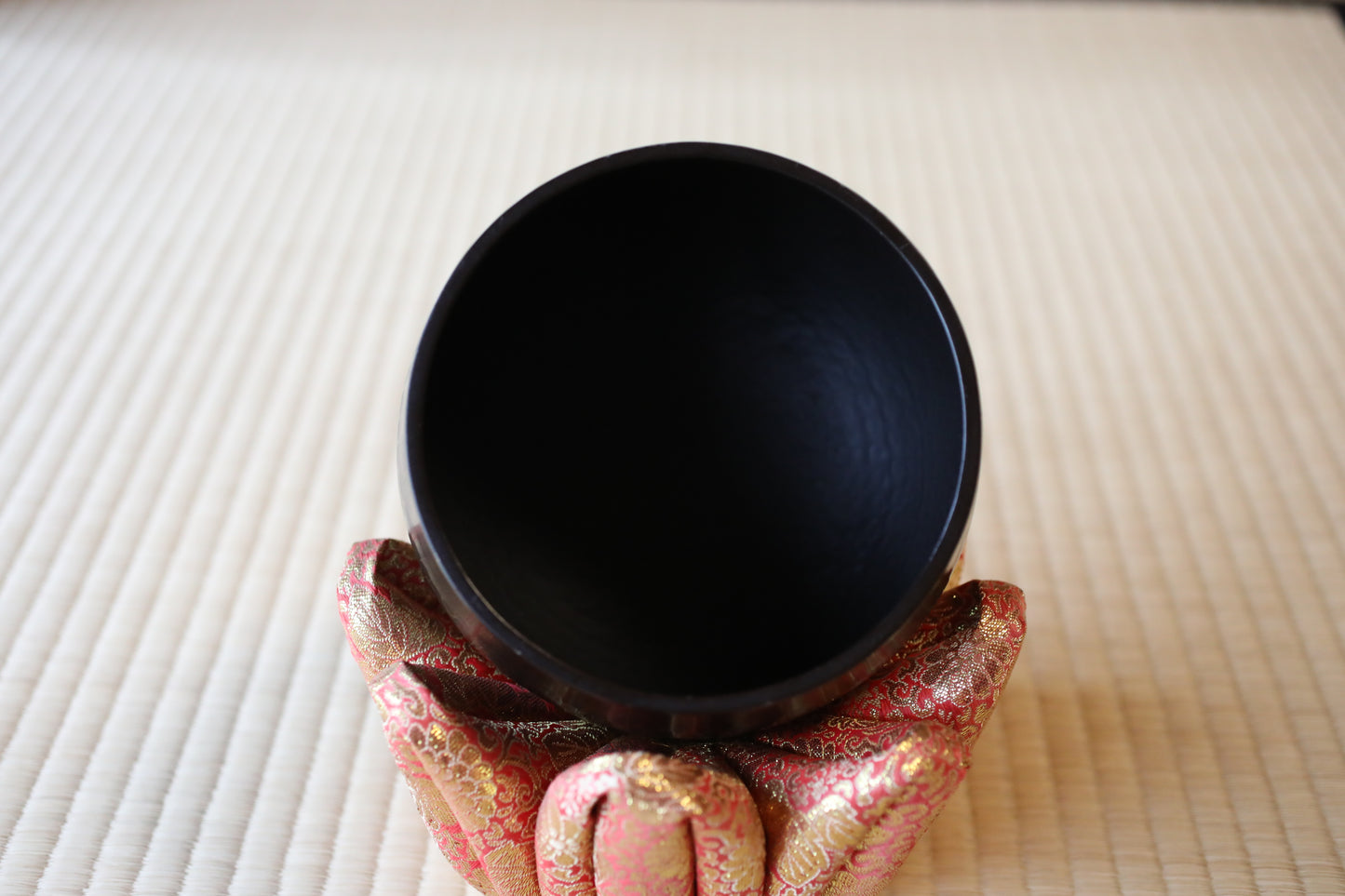FINE! Japanese vintage Bronze buddhist chanting bell with sign 唱錀 , Singing Bowl, ORIN Buddhist temple with silk cushion stick 6.3in/16cm