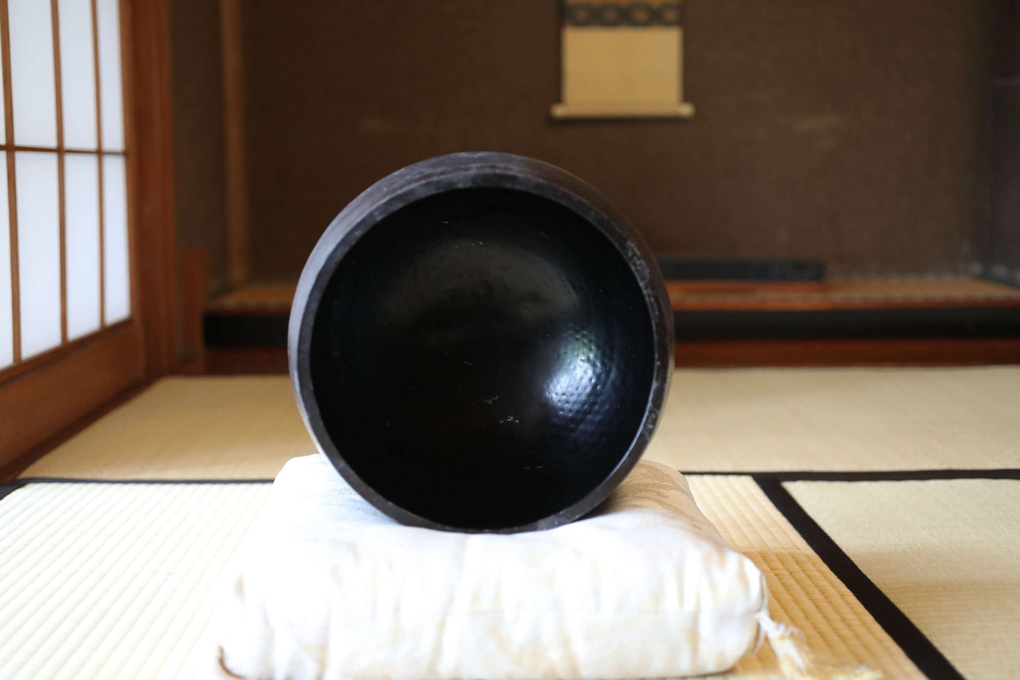 LARGE! FINE! Japanese vintage Bronze buddhist chanting bell, Singing Bowl, ORIN Buddhist temple with cushions Crane stick W11.8in/W30cm