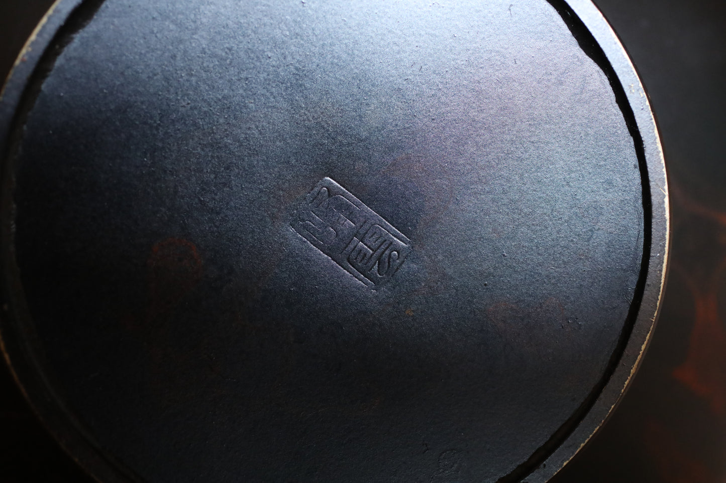 FINE! Japanese vintage 1960s Bronze flower vase black, red marble with beautiful with 峰雲  sign furniture H8.7in/H22cm