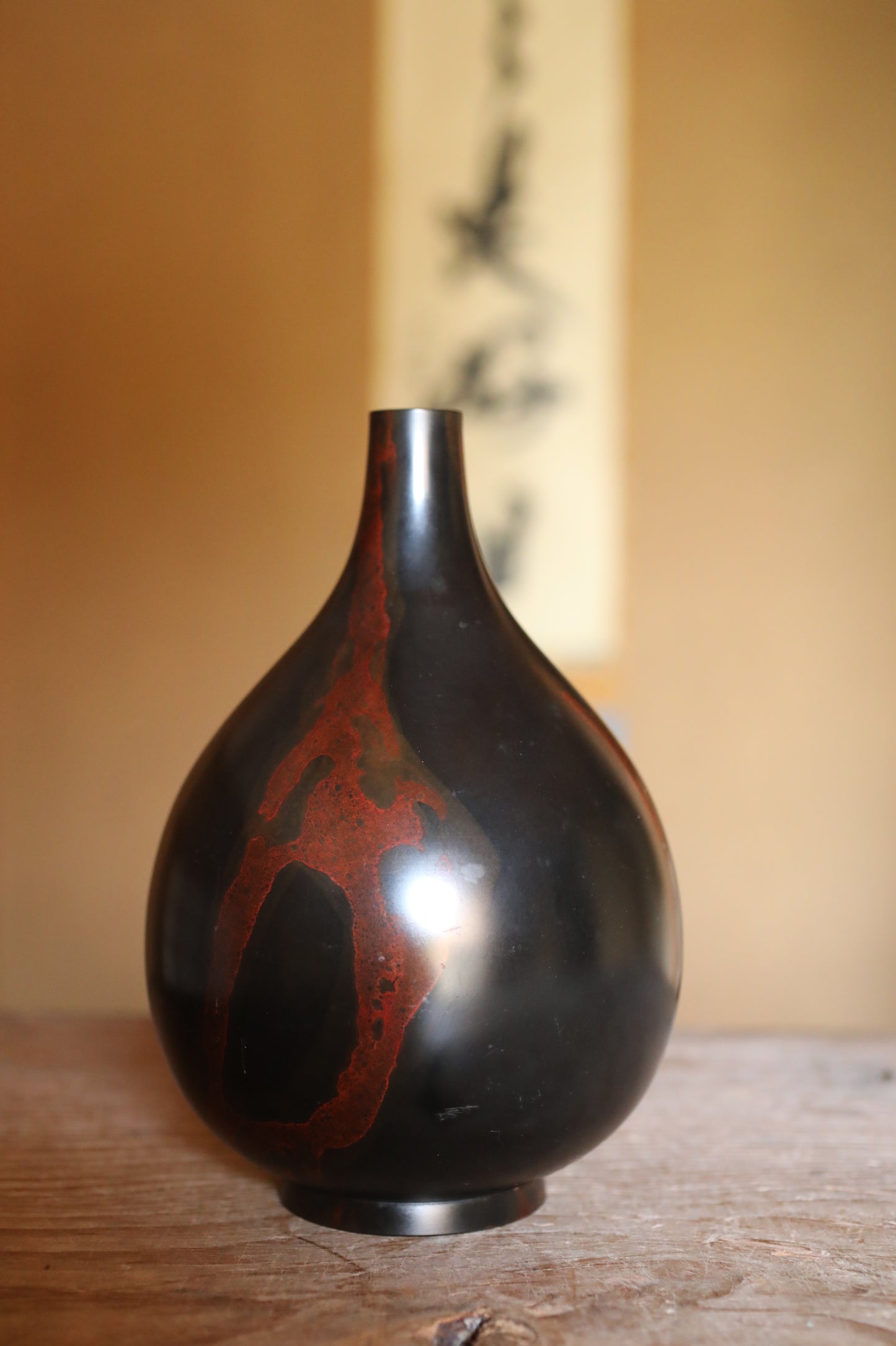 FINE! Japanese vintage 1960s Bronze flower vase black, red marble with beautiful with 峰雲  sign furniture H8.7in/H22cm