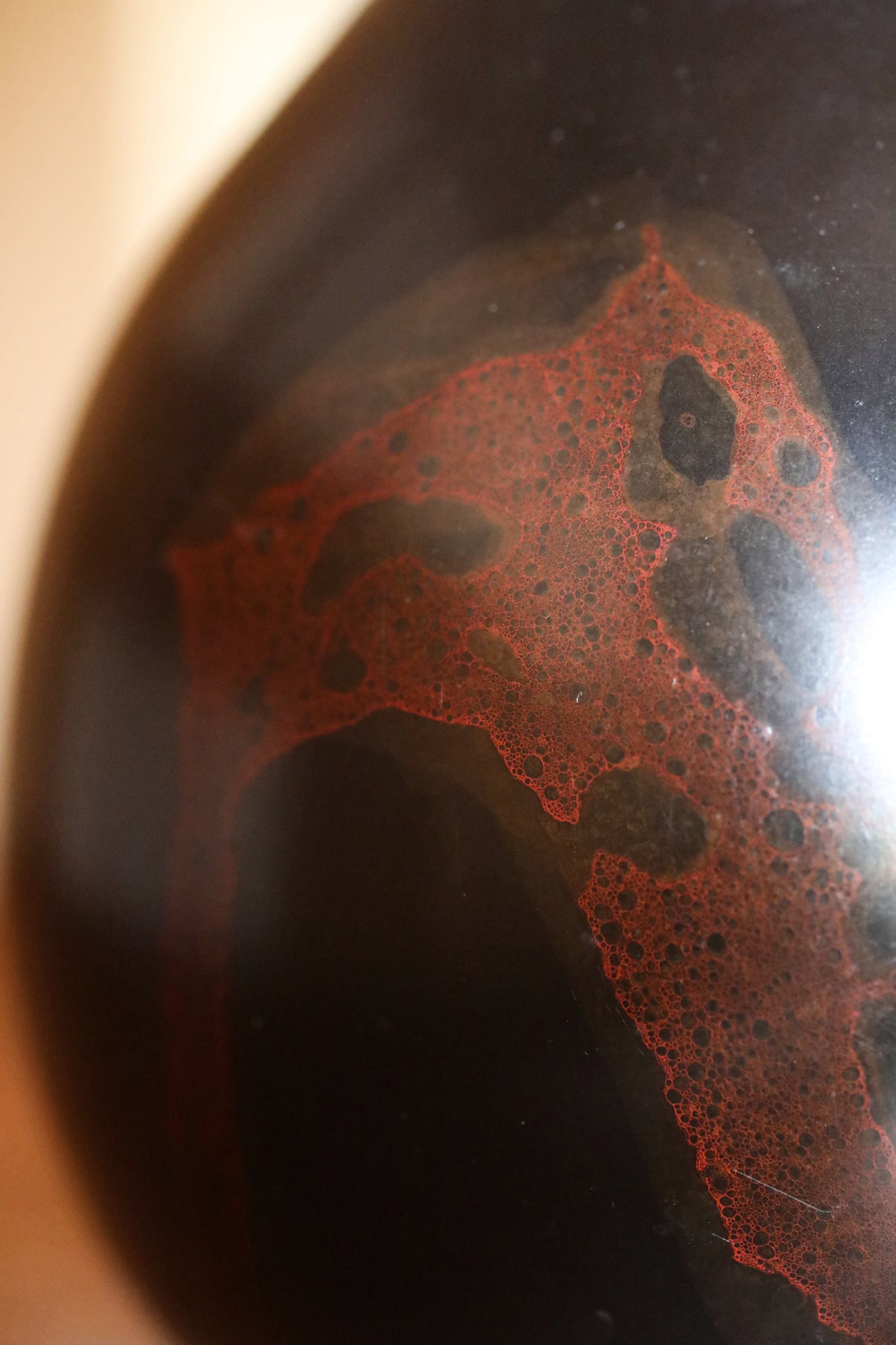 FINE! Japanese vintage 1960s Bronze flower vase black, red marble with beautiful with 峰雲  sign furniture H8.7in/H22cm