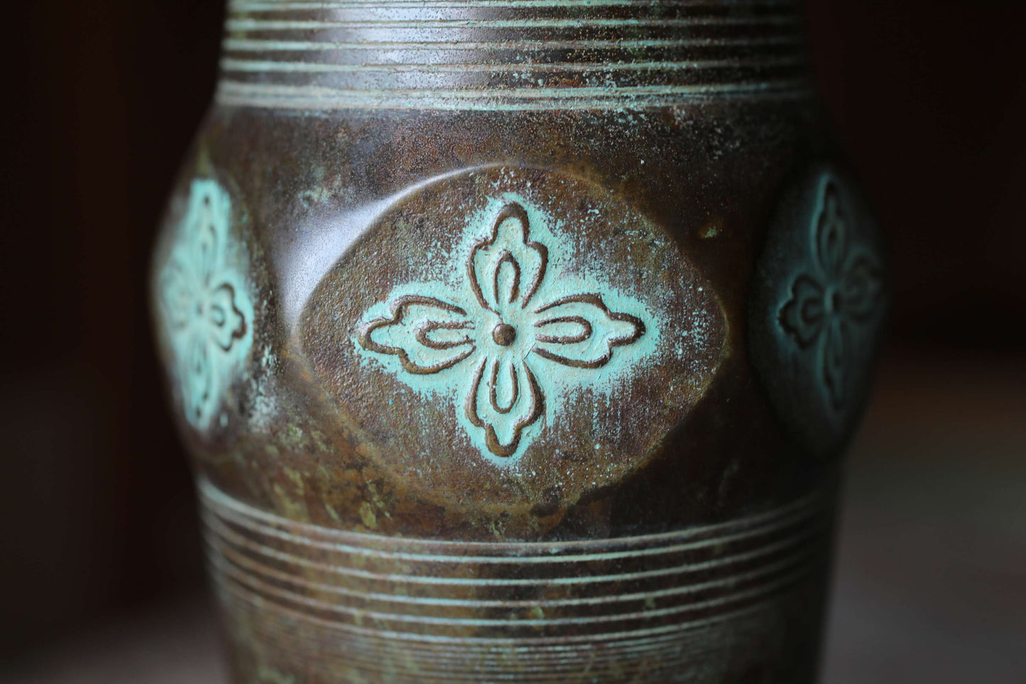 Japanese Vintage 1960s bronze vase with flower relief with signature, metal hand craft vase, H8.9×W3.5in/H22.5×9cm