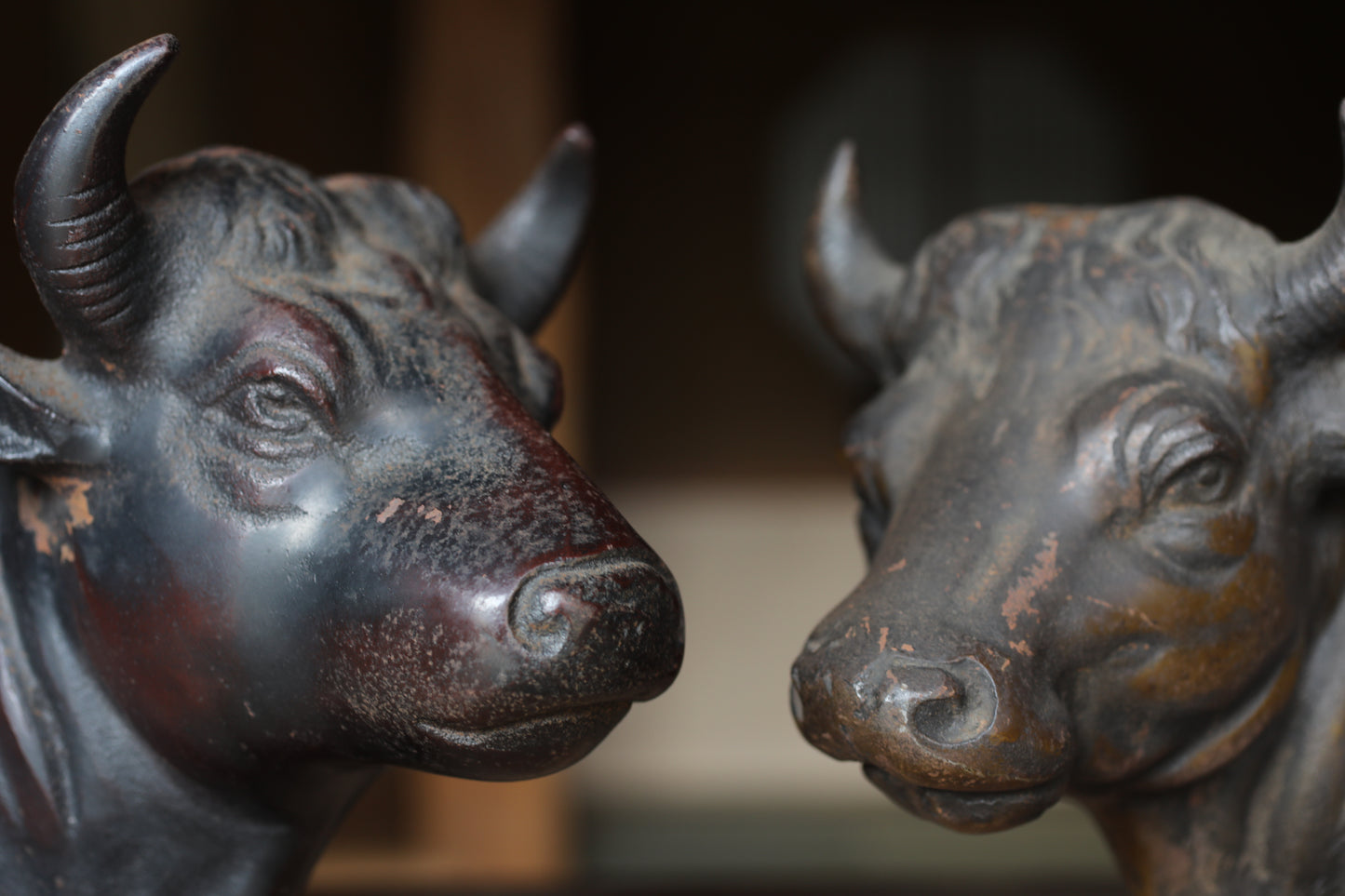 Japanese cast iron Cow Large Figurine, Vintage Animal Art (W16.3in/W41.5cm)