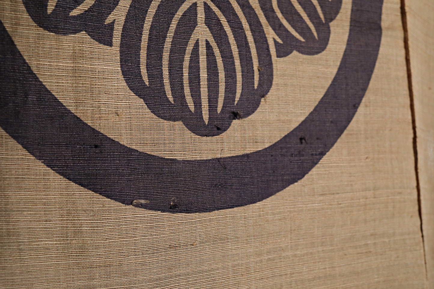 Japanese Noren curtain with a family crest and waves, 100% linen, interior, wall hanging H57.5×42.1in/H146×107cm