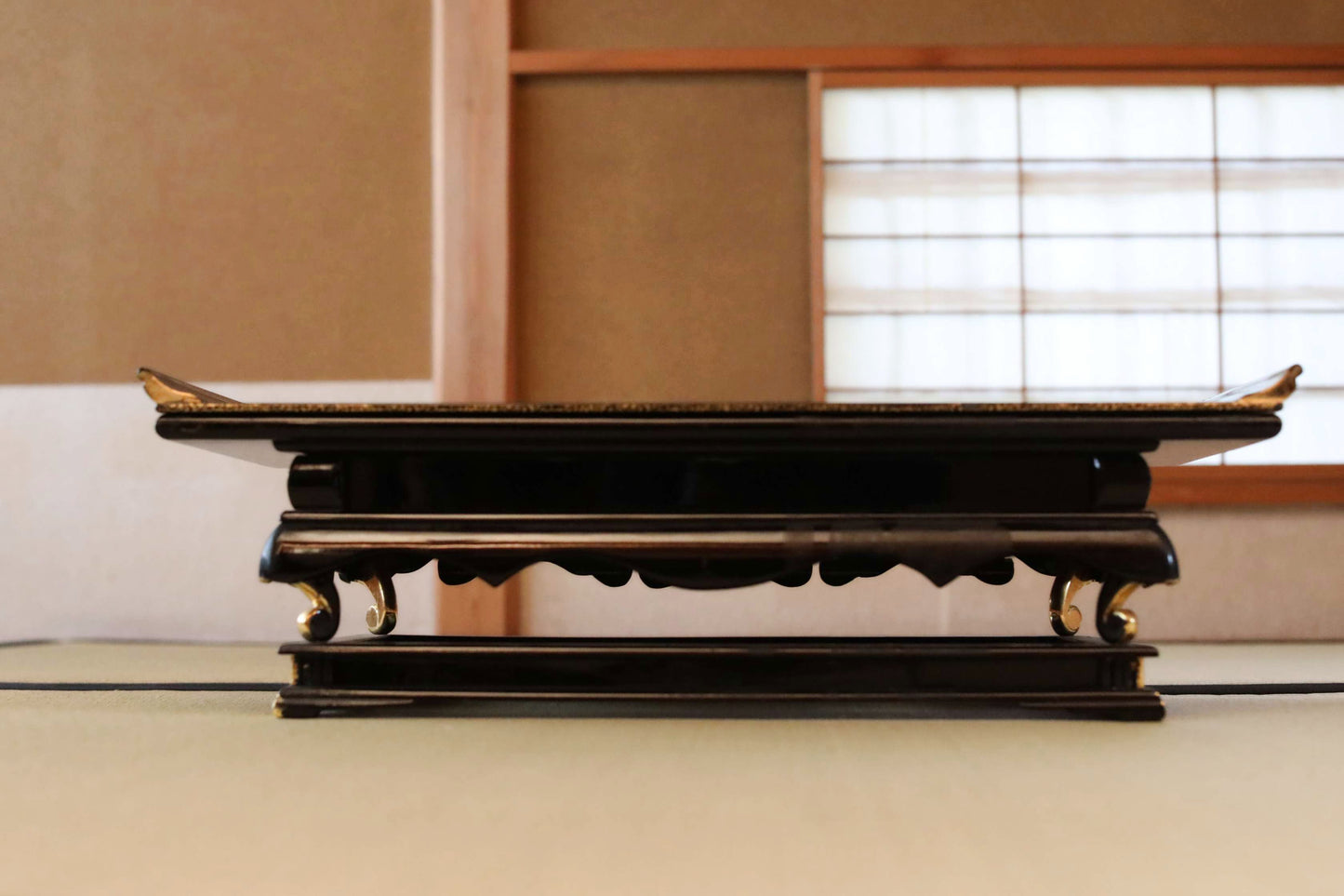 Japanese vintage MAKIE lacquer pedestal, Buddhist table temple stand, furniture, Sutra desk W24.4in/W62cm