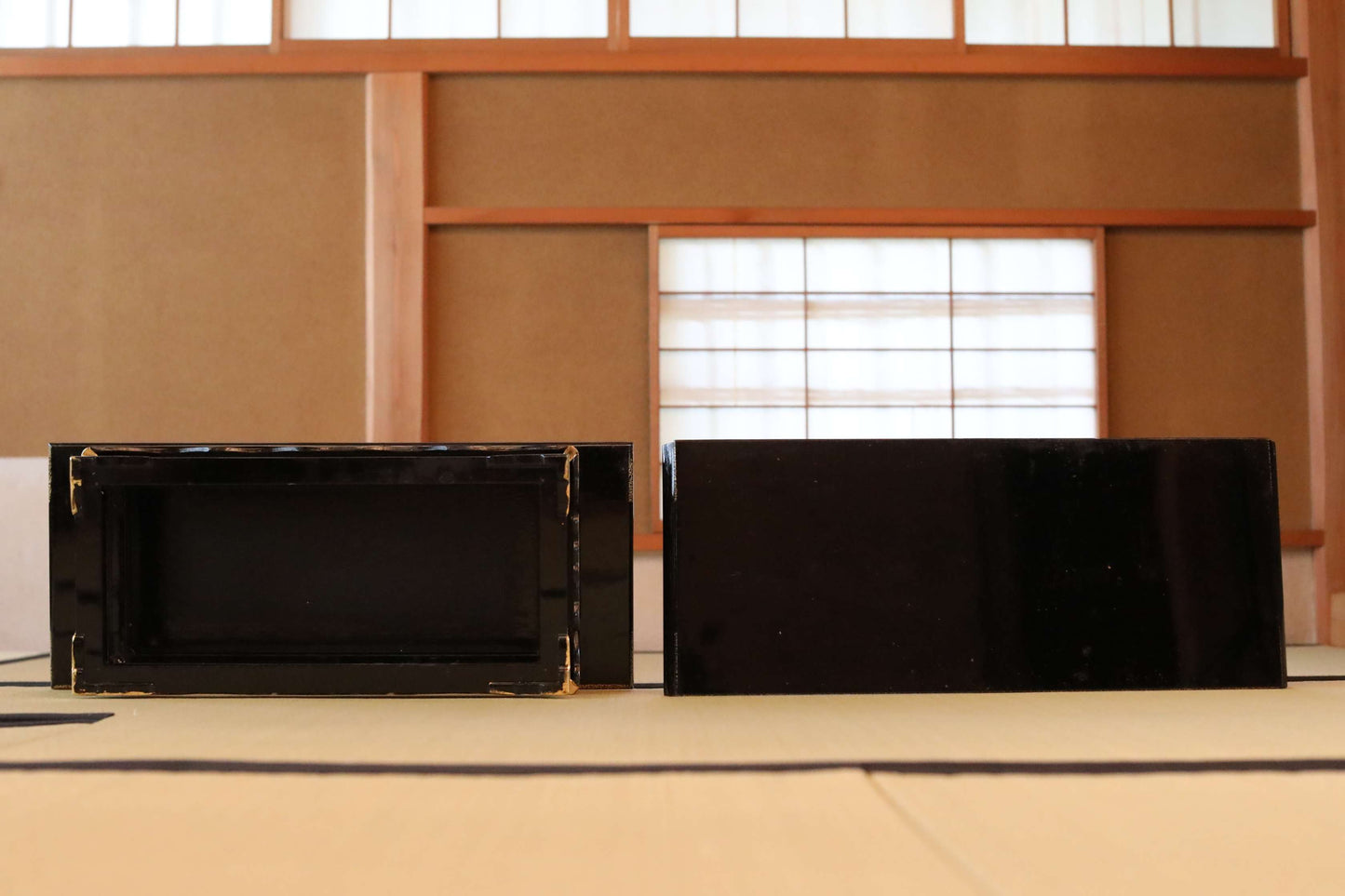 Japanese vintage MAKIE lacquer pedestal, Buddhist table temple stand, furniture, Sutra desk W24.4in/W62cm