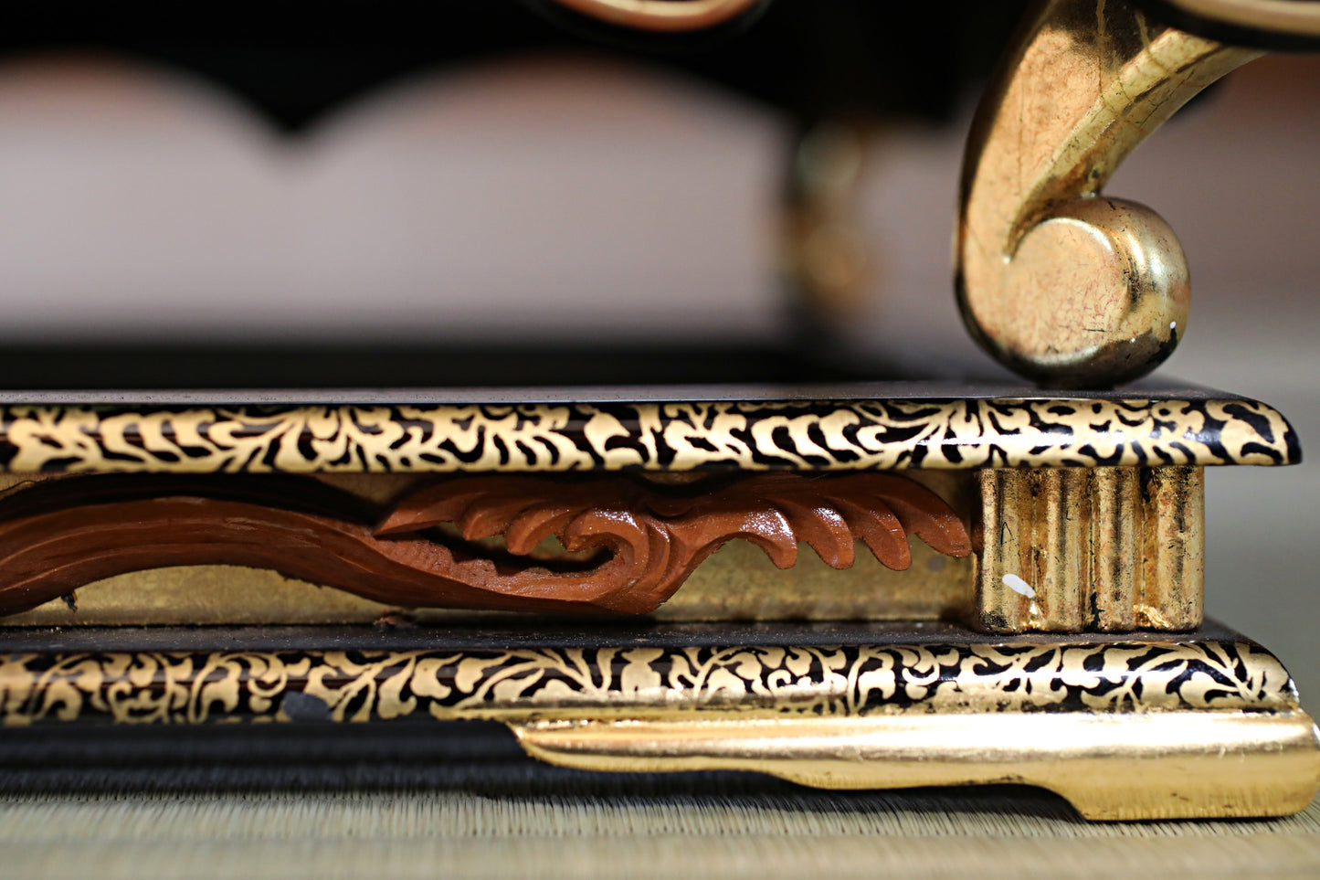 Japanese vintage MAKIE lacquer pedestal, Buddhist table temple stand, furniture, Sutra desk W24.4in/W62cm