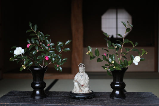 Bronze- A pair of Vintage 1970s Japanese alloy Vase for Buddhist altar (H7.3in/18.5cm)