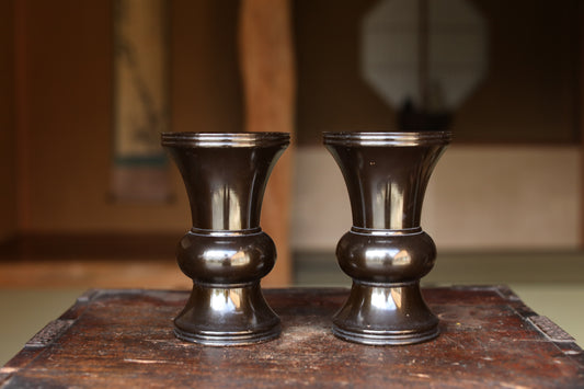 Bronze- A pair of Vintage 1970s Japanese alloy Vase for Buddhist altar (H7.3in/18.5cm)