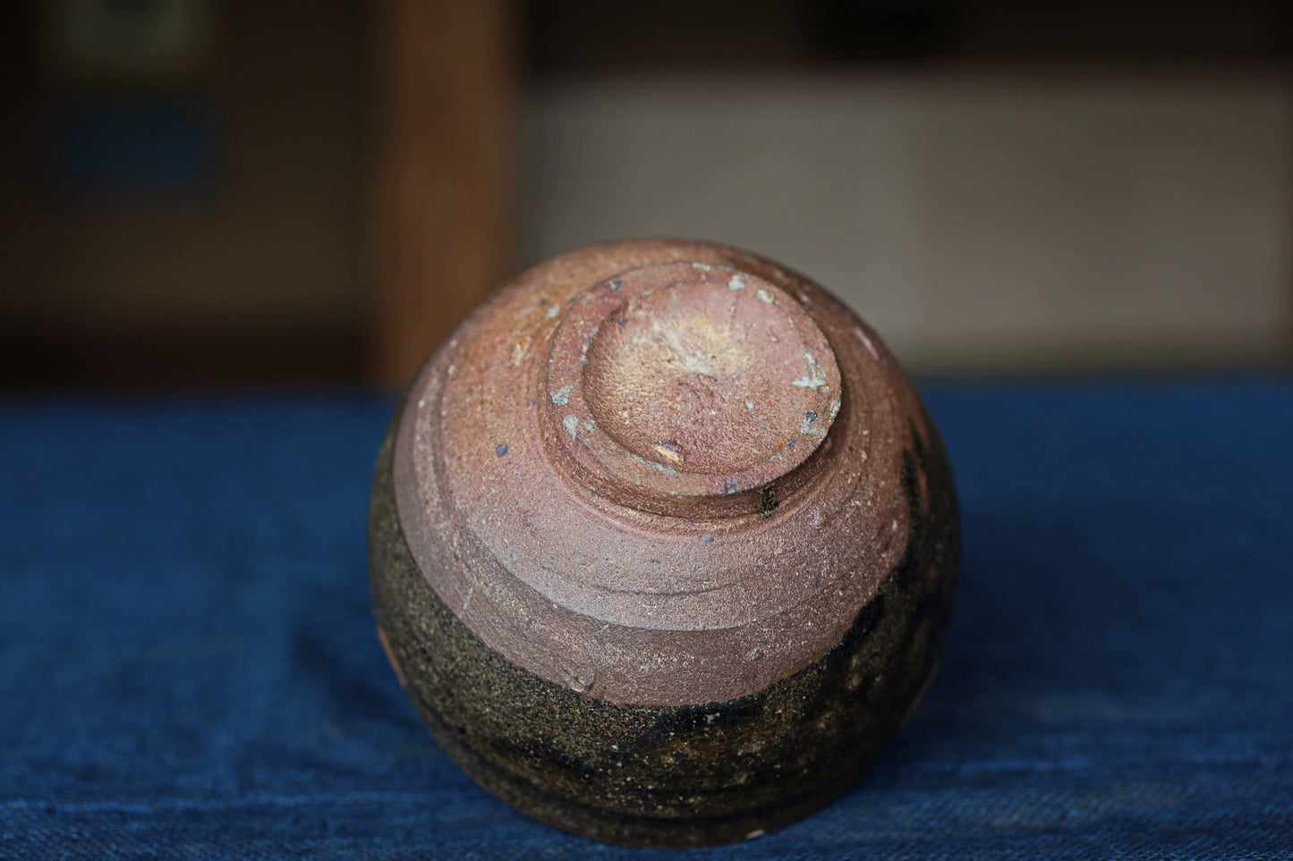 Japanese antique Karatsu Matcha tea bowl, Bold Gold Kintsugi, 17th century (W4.3in/W11cm)