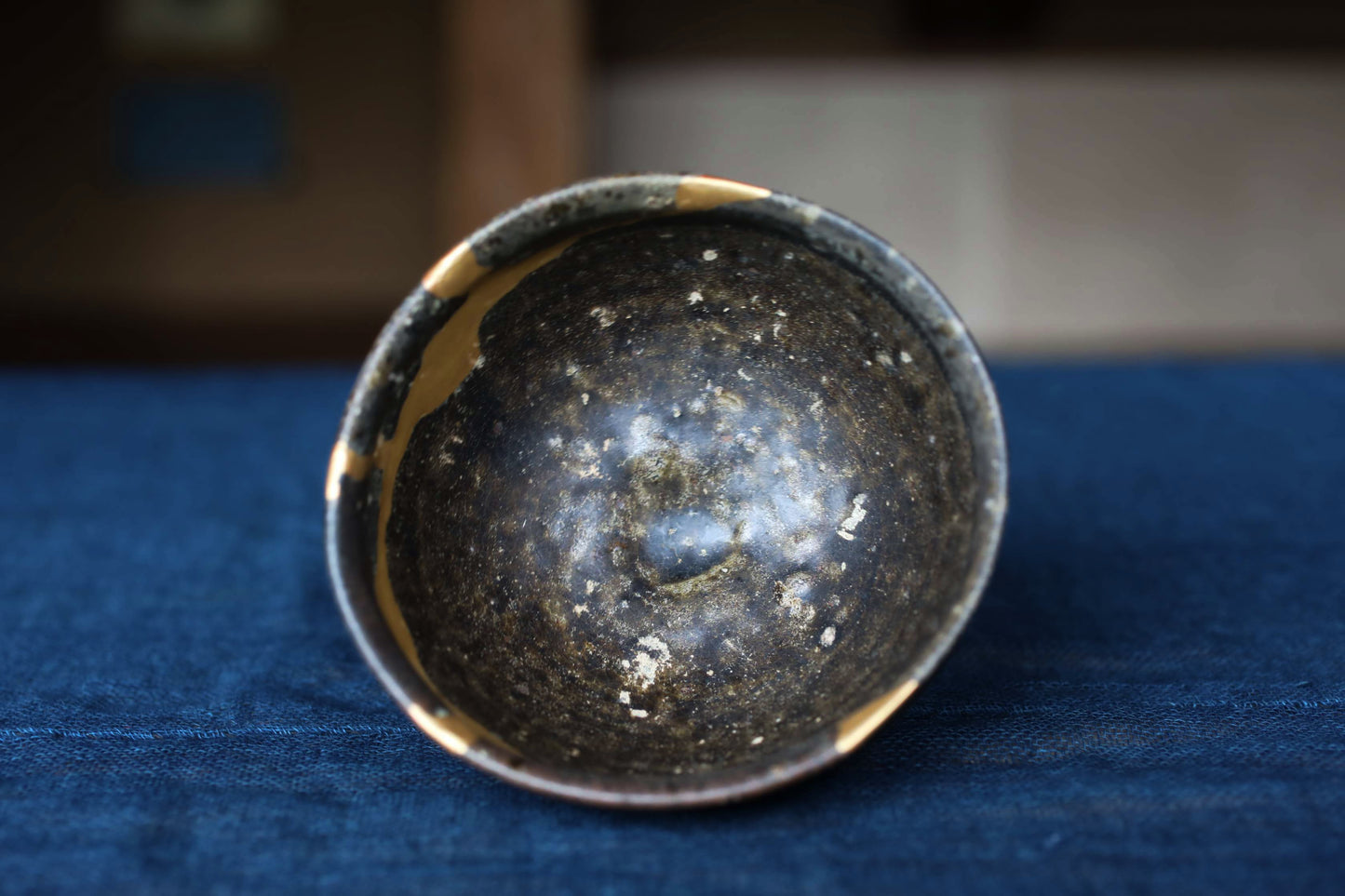 Japanese antique Karatsu Matcha tea bowl, Bold Gold Kintsugi, 17th century (W4.3in/W11cm)