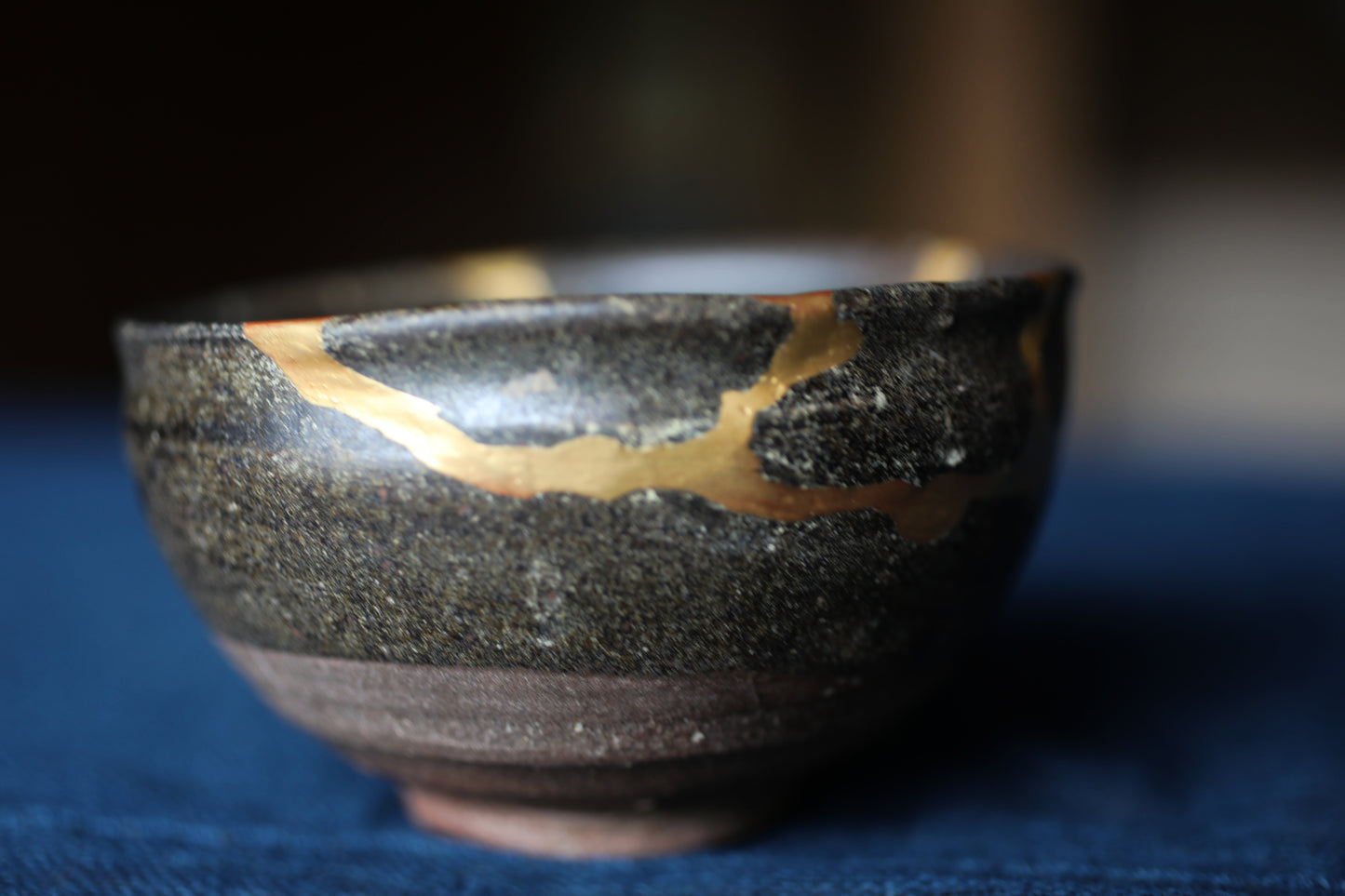 Japanese antique Karatsu Matcha tea bowl, Bold Gold Kintsugi, 17th century (W4.3in/W11cm)