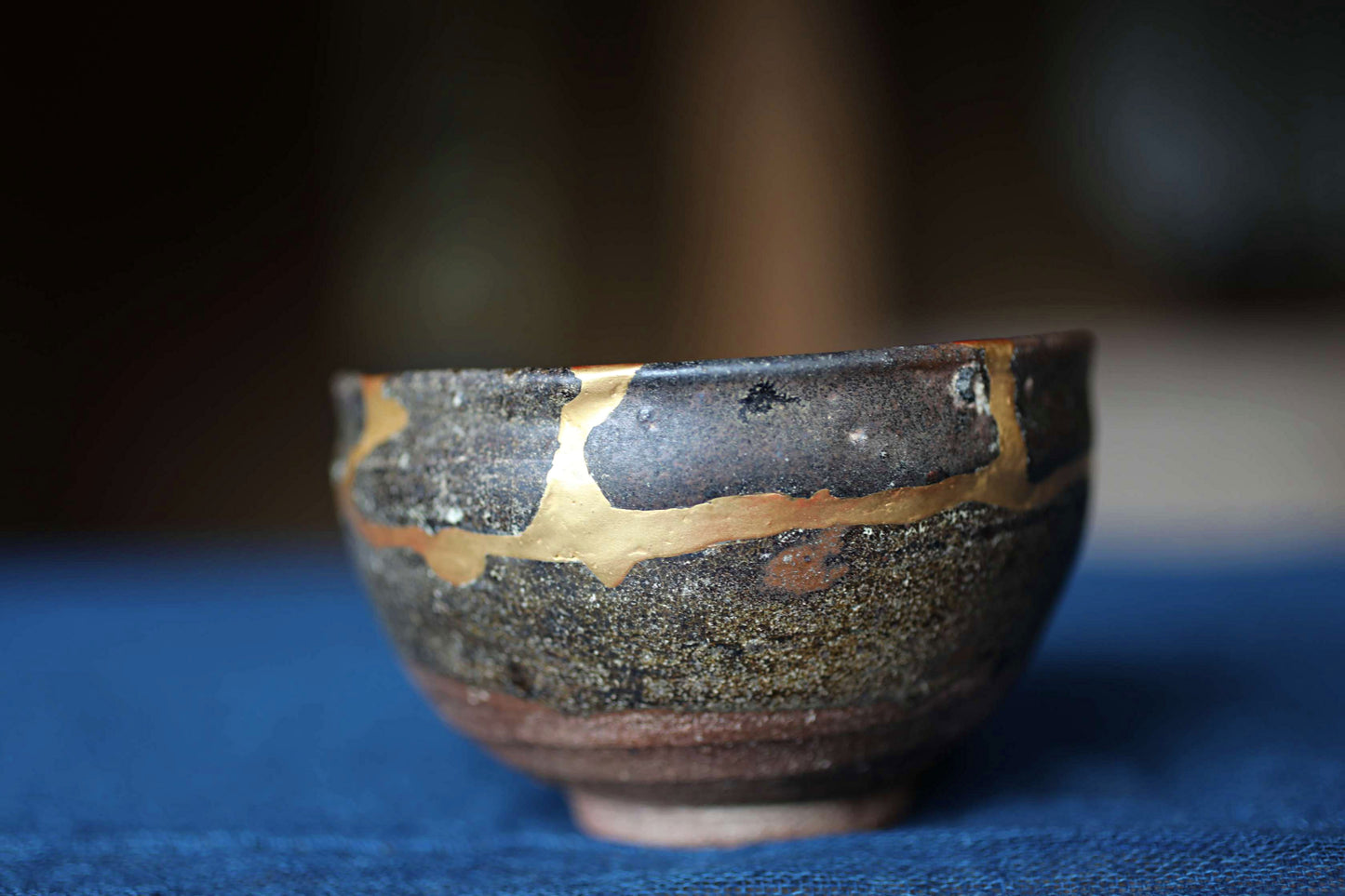 Japanese antique Karatsu Matcha tea bowl, Bold Gold Kintsugi, 17th century (W4.3in/W11cm)