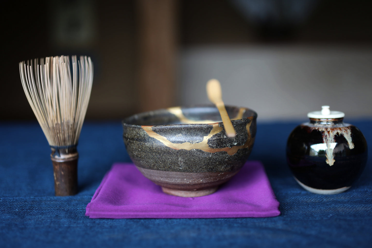 Japanese antique Karatsu Matcha tea bowl, Bold Gold Kintsugi, 17th century (W4.3in/W11cm)