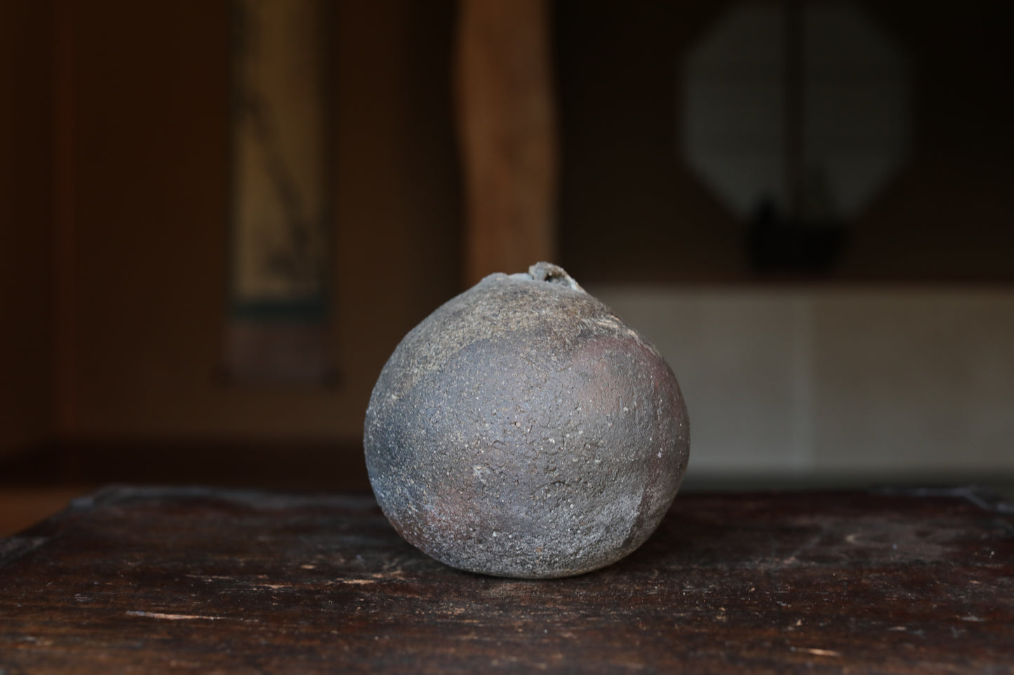 Bizen ware- Japanese Vase: Wabi Sabi Hunched Shape Pottery H4.7in/H12cm