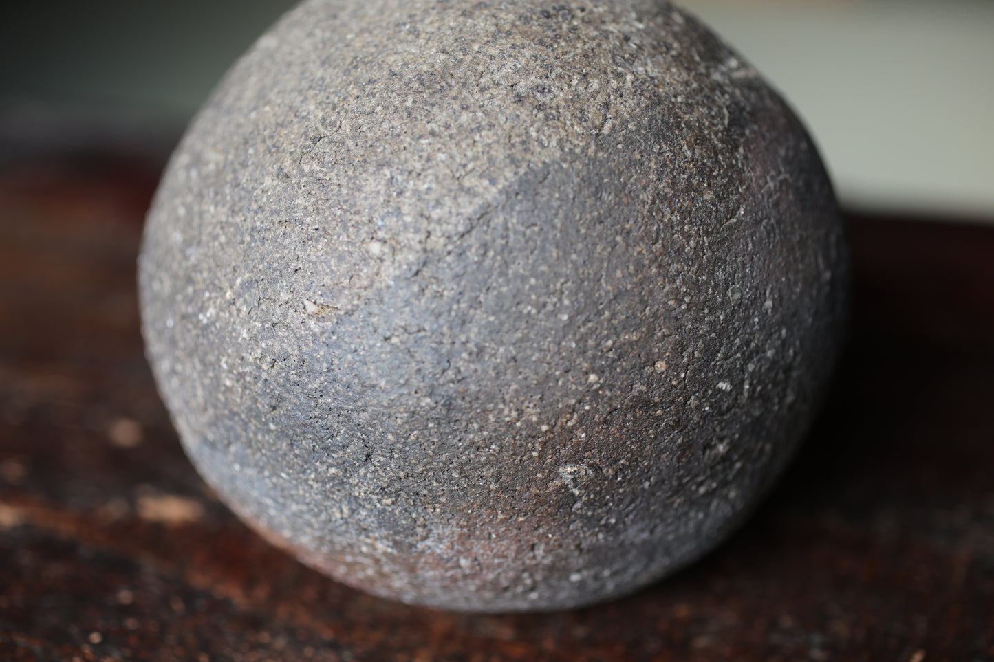 Bizen ware- Japanese Vase: Wabi Sabi Hunched Shape Pottery H4.7in/H12cm
