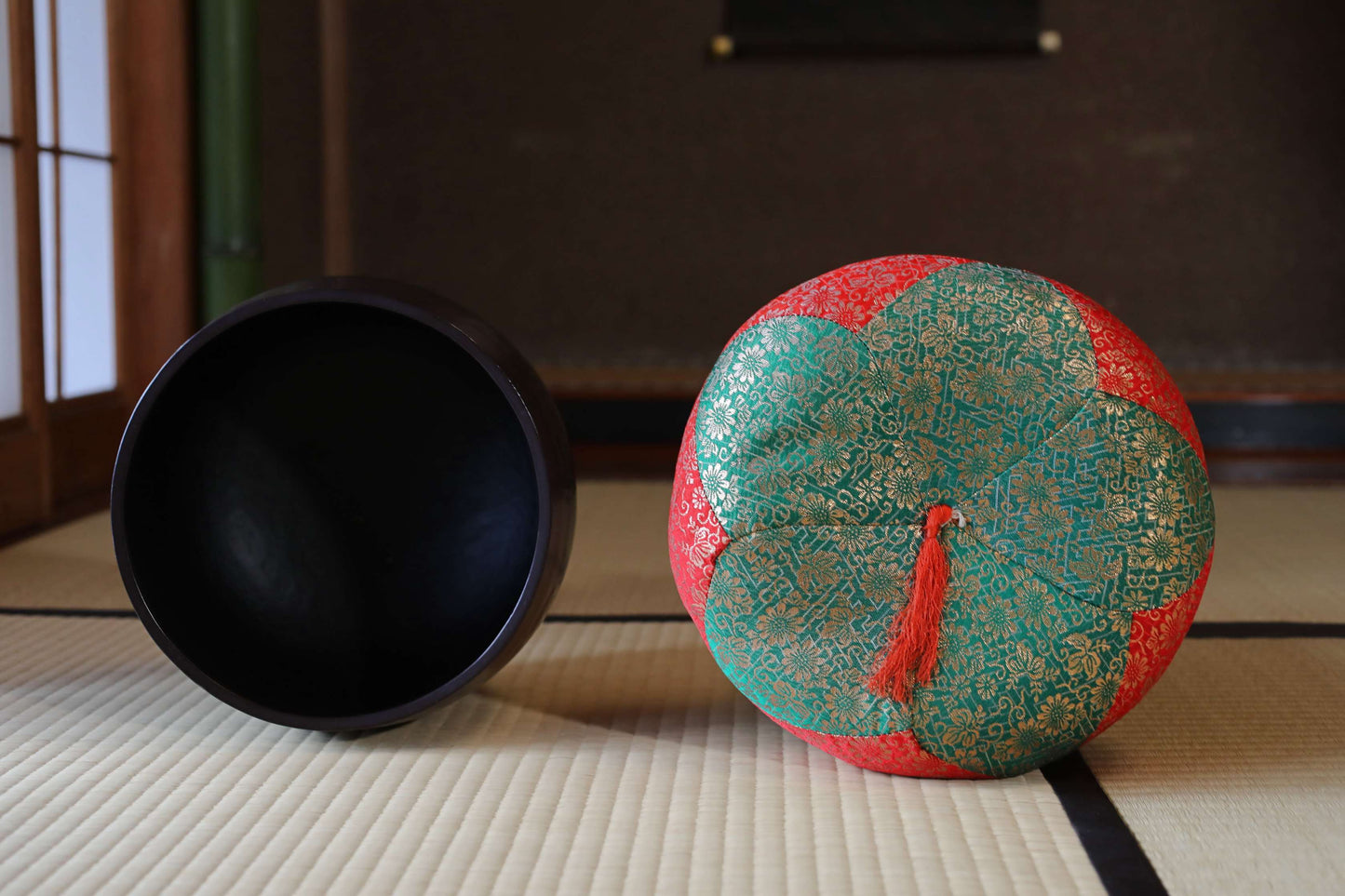Large Japanese Buddhist Singing Bowl, Signed Horyu Temple Rin Bell, Meditation