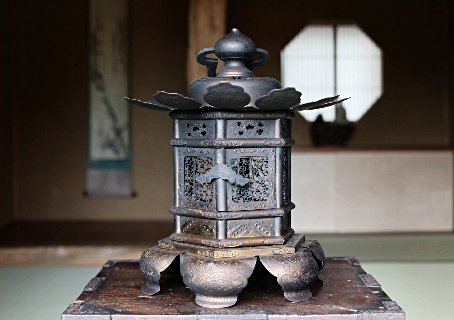 Japanese Antique 1920s buddhist altar, bronze metal hexagonal hanging lantern, lotus fretwork design, furniture H16.7in/H42.5cm