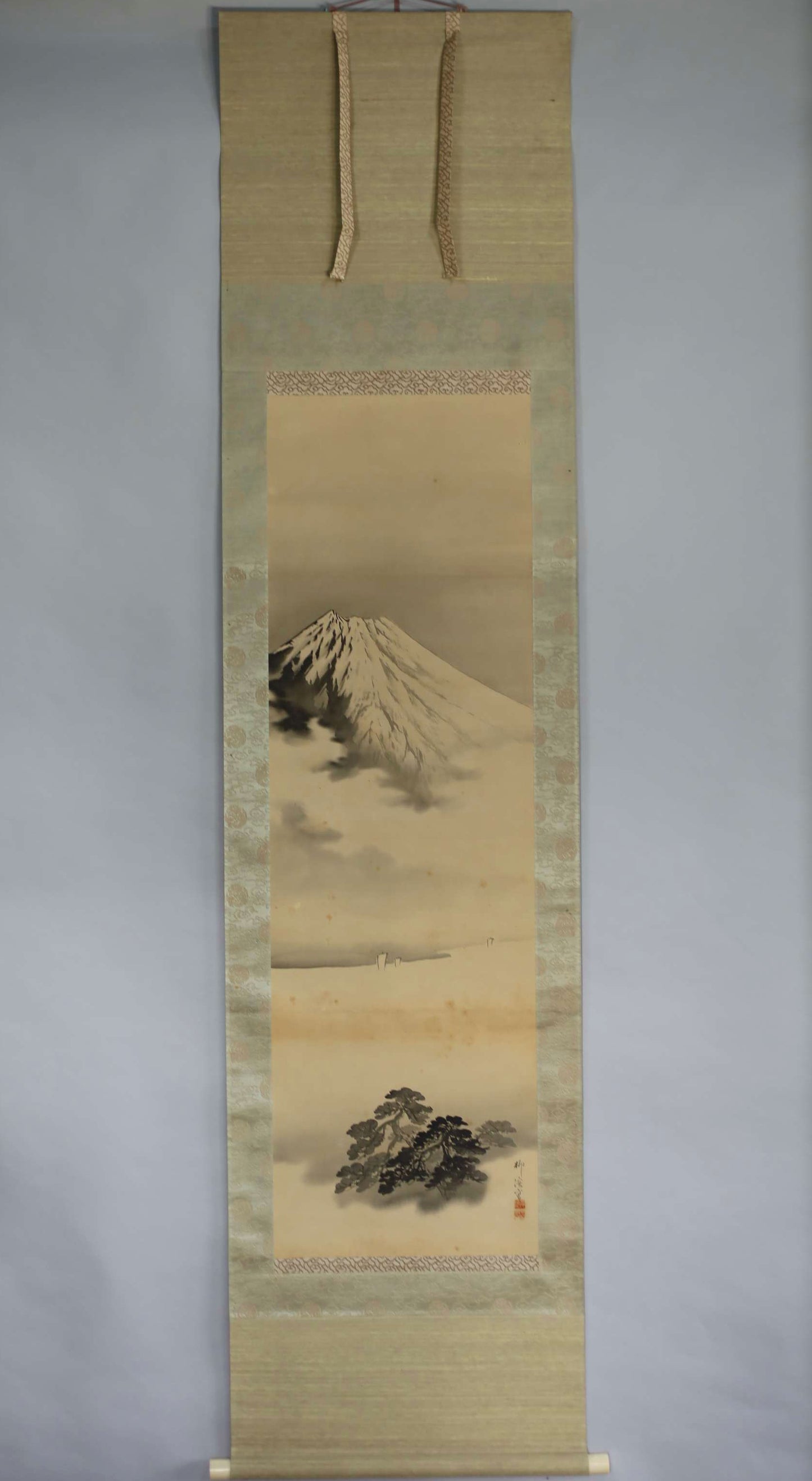 Fujiyama Japanese antique ink wash painting hanging scroll, KAKEJIKU 岸浪柳渓 (1855-1935) signed Boxed 77in/195.5cm