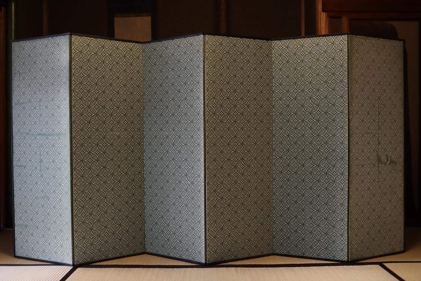 Antique Japanese furniture Byobu wind screen of hand painting Tale of Genji 1700s Real Gold Clouds Sea W111in/W282cm