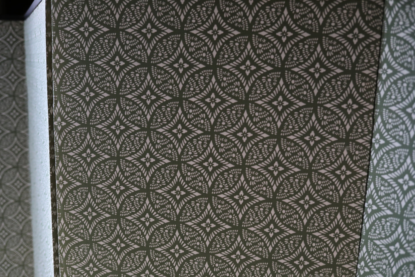 Antique Japanese furniture Byobu wind screen of hand painting Tale of Genji 1700s Real Gold Clouds Sea W111in/W282cm