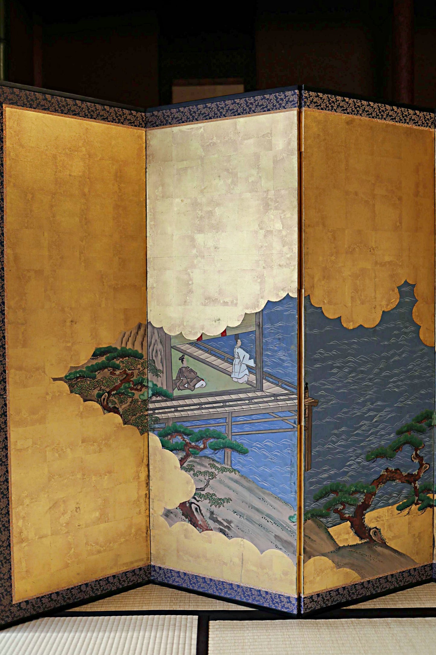 Antique Japanese furniture Byobu wind screen of hand painting Tale of Genji 1700s Real Gold Clouds Sea W111in/W282cm