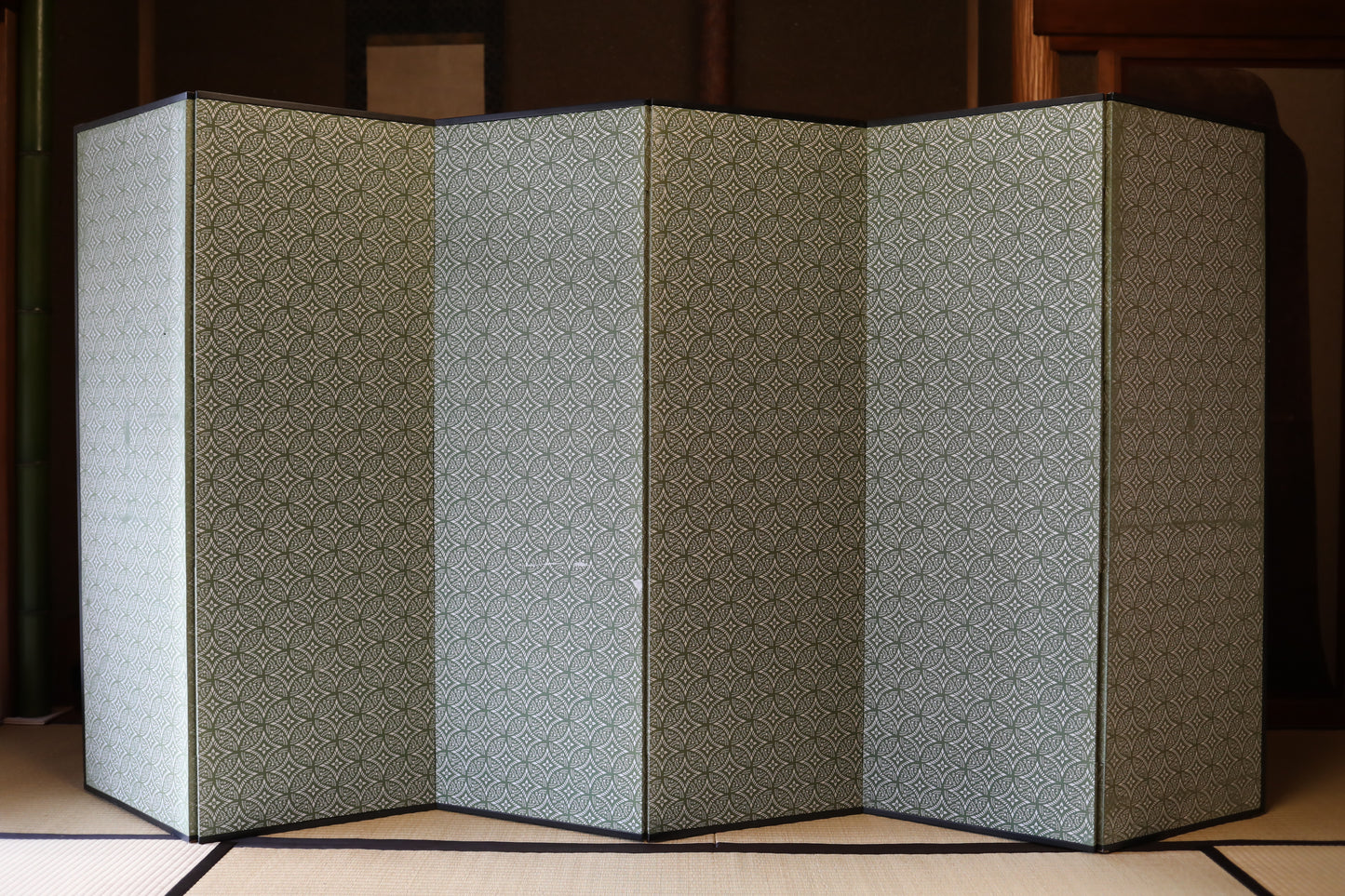 Antique Japanese furniture Byobu wind screen of hand painting Tale of Genji 1700s Real Gold Clouds Sea W111in/W282cm