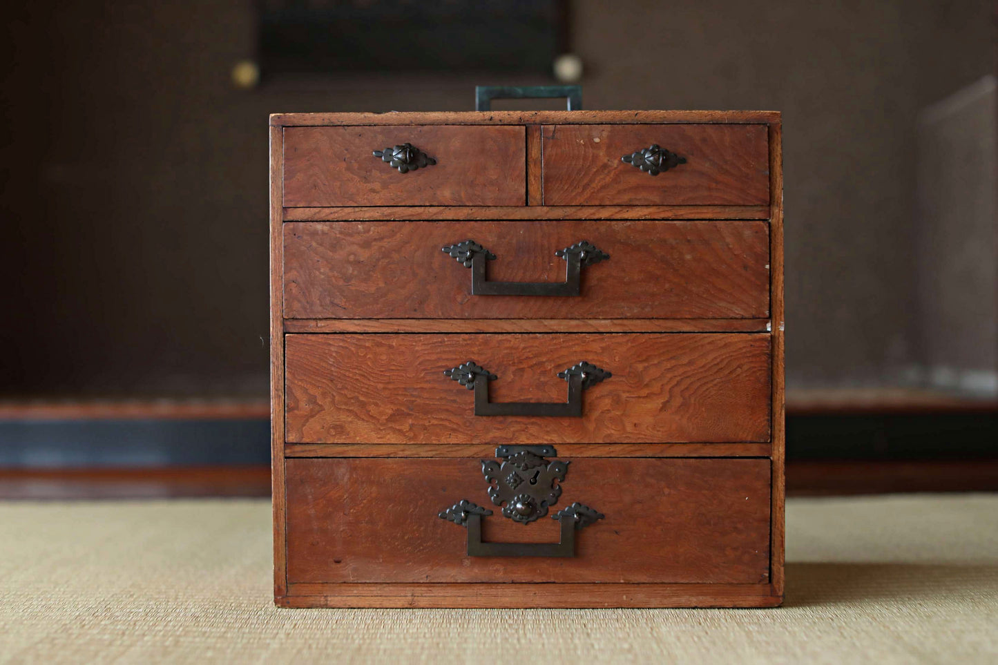 Antique Japanese Tansu Chest: Lacquered Zelkova Wood, Metal Fittings 5 drawers W12.6in/32cm