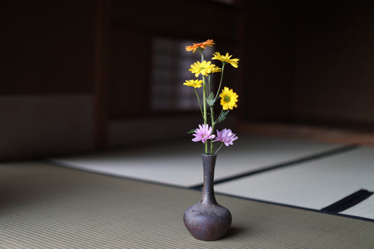 Japanese Bizen Ware Flower Vase: Signed Pottery for IKEBANA, Tea ceremony