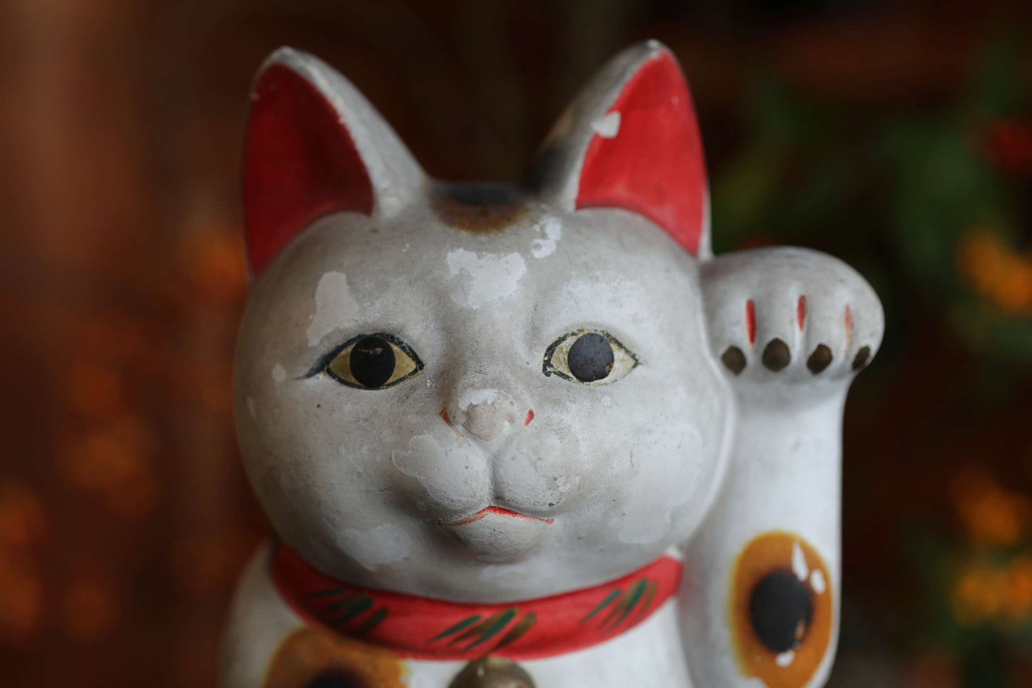 Japanese antique Cat doll MANEKINAKO white cat old ceramic money box, Welcome cat, Fortune cat, Lucky cat 1910s H7.3in/H18.5cm.