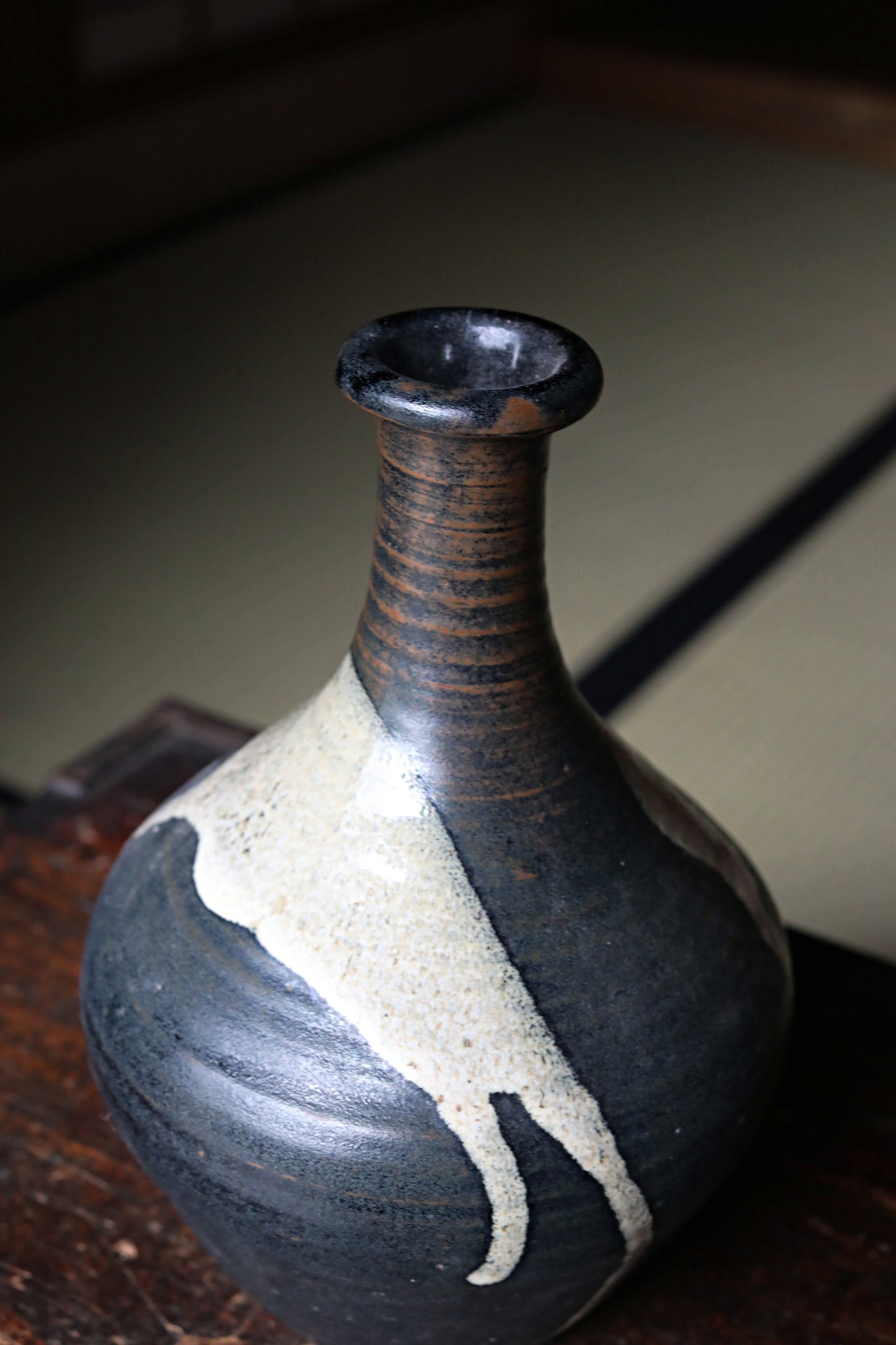 Vintage Japanese Ceramic Vase: KARATSU Black white Glaze Ikebana Tea Ceremony, Signed 9.1in/23in