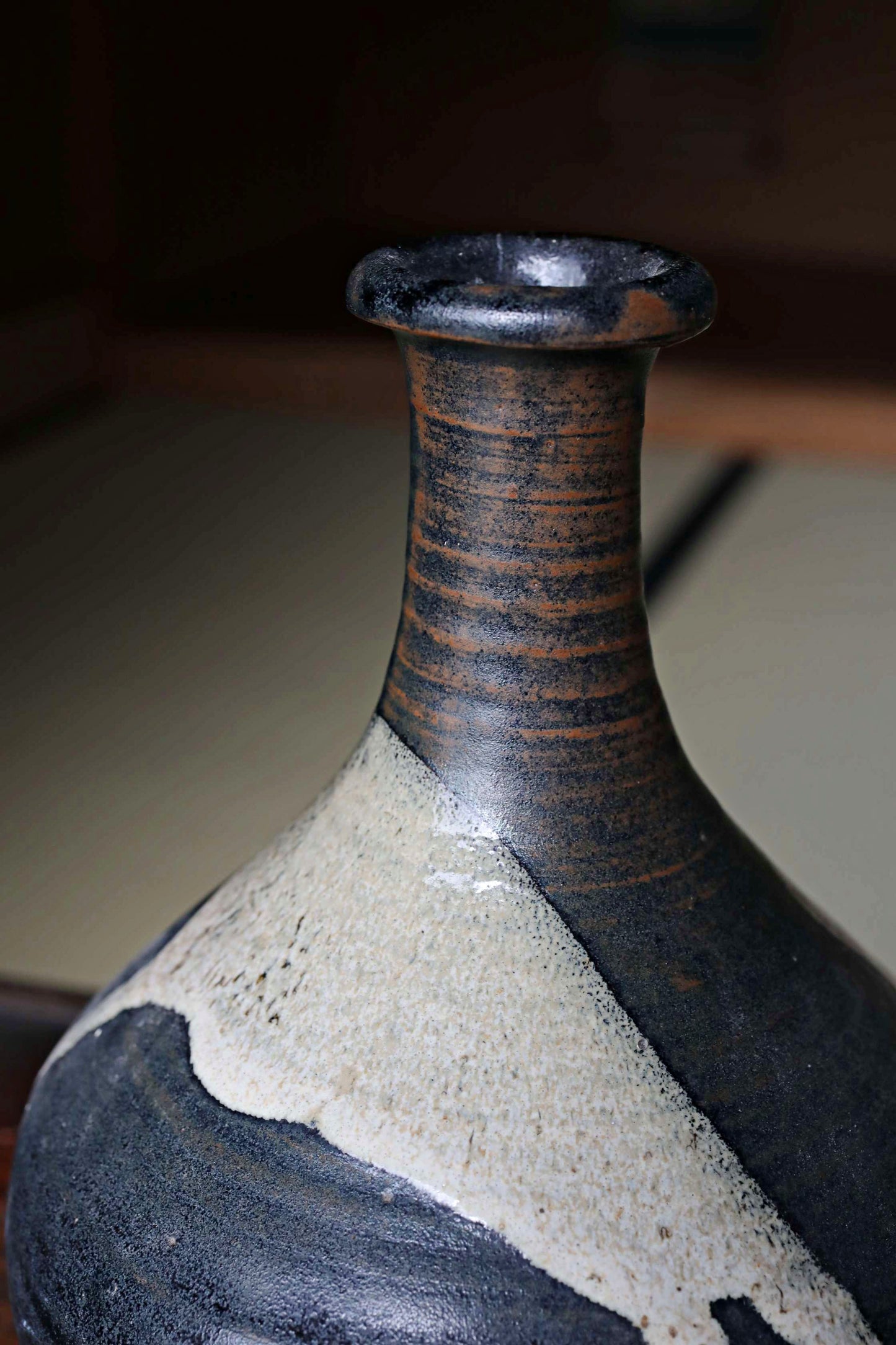 Vintage Japanese Ceramic Vase: KARATSU Black white Glaze Ikebana Tea Ceremony, Signed 9.1in/23in