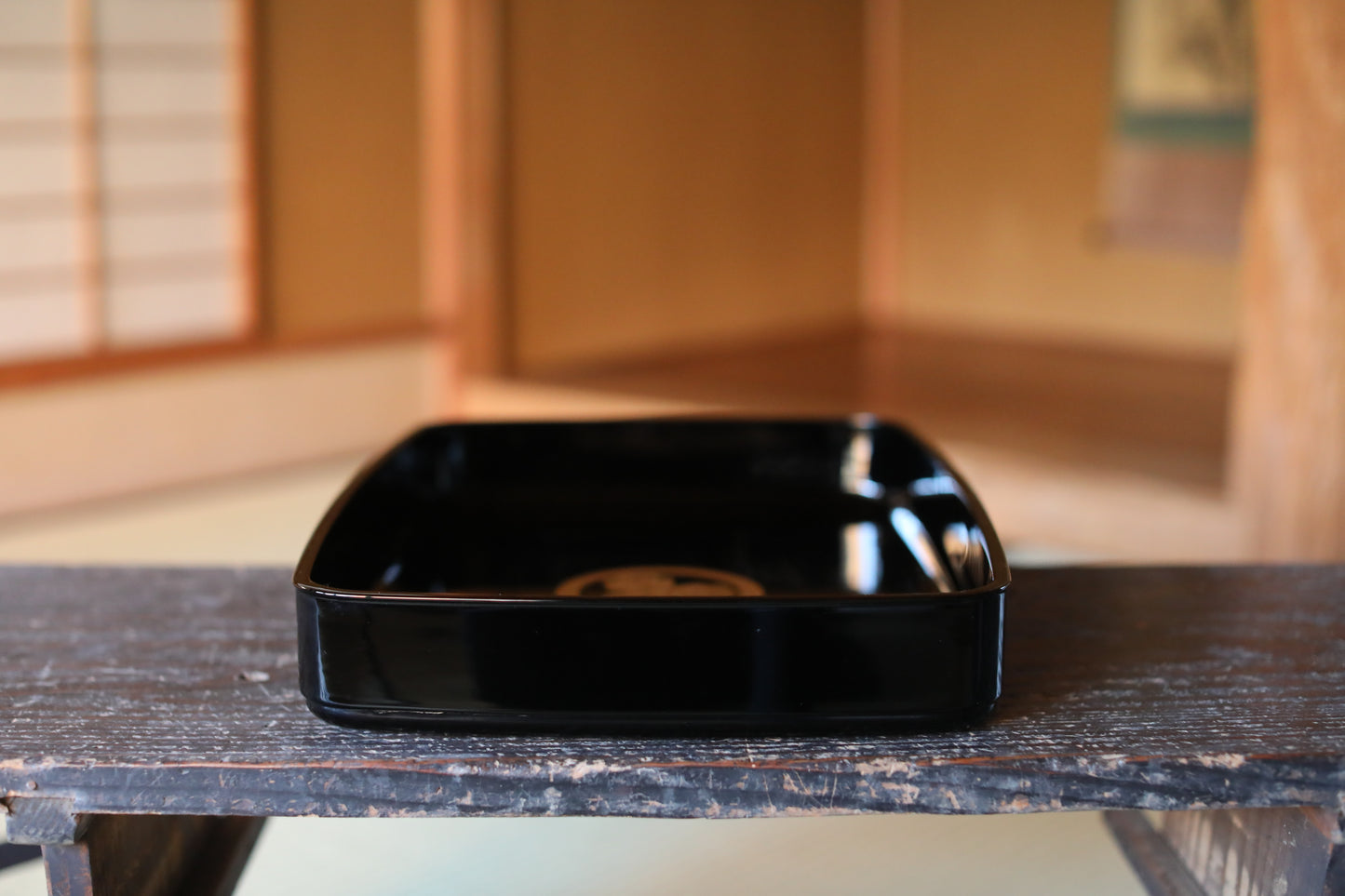 Japanese Lacquer Tray, Obon Black & Gold Family Crest with wooden box (17.9x12.6in/45.5×32cm)