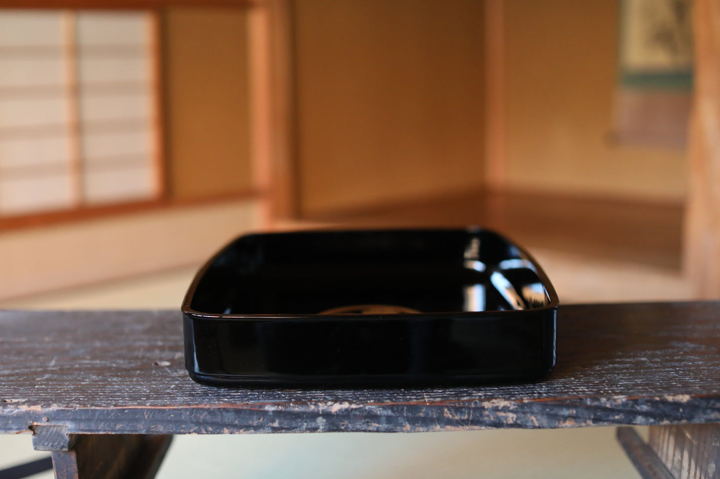 Japanese Lacquer Tray, Obon Black & Gold Family Crest with wooden box (17.9x12.6in/45.5×32cm)