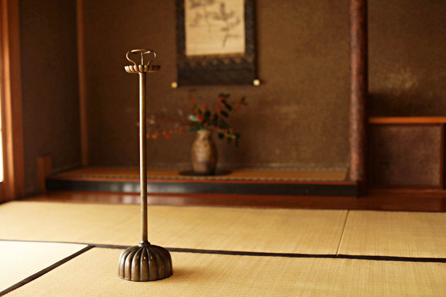 Japan Antique Brass candle holder metal carving Flower Shape Candlestick Single Lantern Shokudai From Buddhist temple 1900s H27in/H68.5cm)