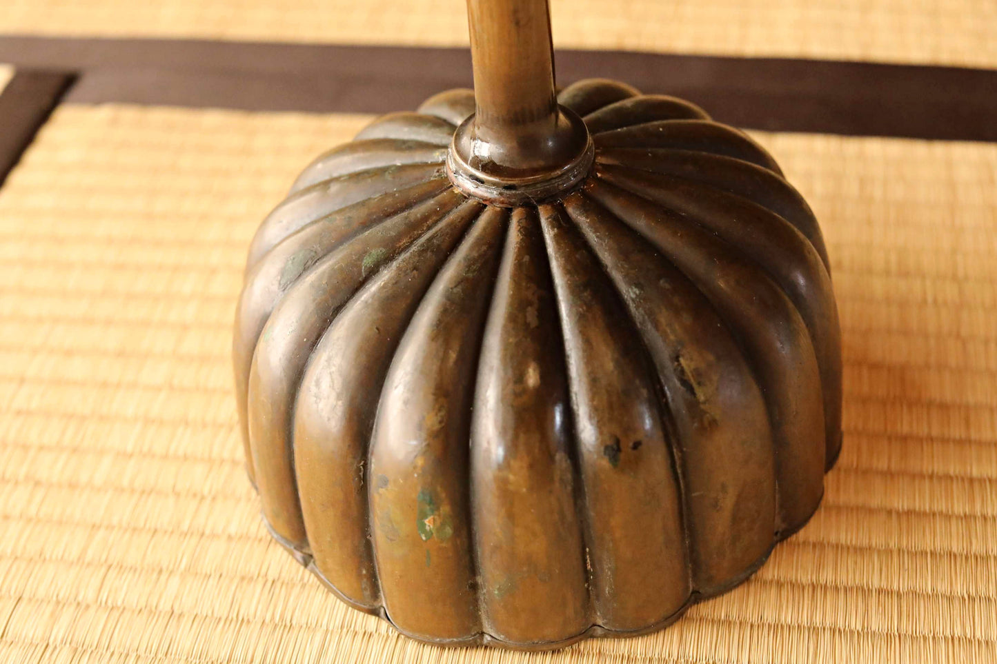 Japan Antique Brass candle holder metal carving Flower Shape Candlestick Single Lantern Shokudai From Buddhist temple 1900s H27in/H68.5cm)