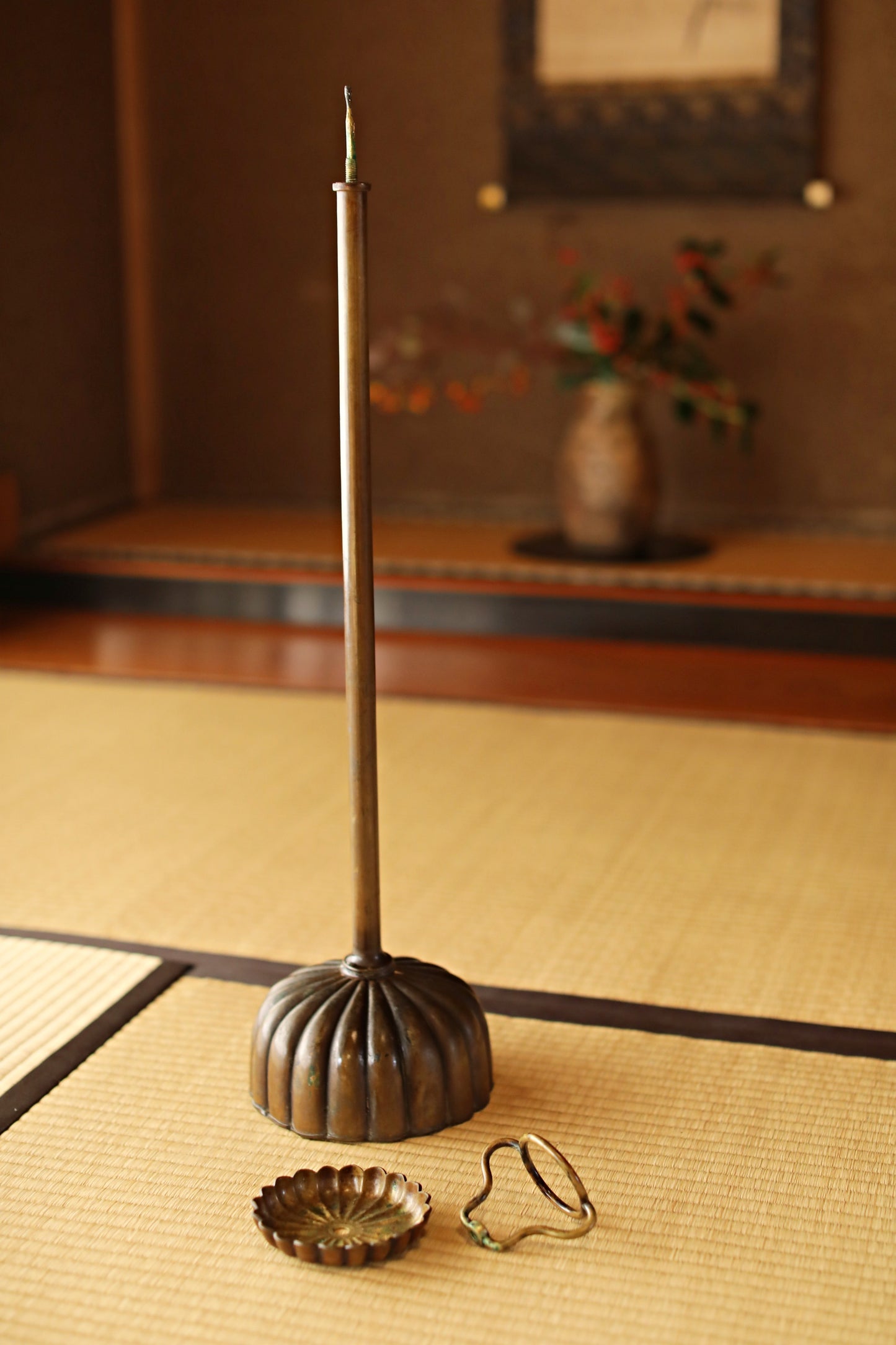Japan Antique Brass candle holder metal carving Flower Shape Candlestick Single Lantern Shokudai From Buddhist temple 1900s H27in/H68.5cm)