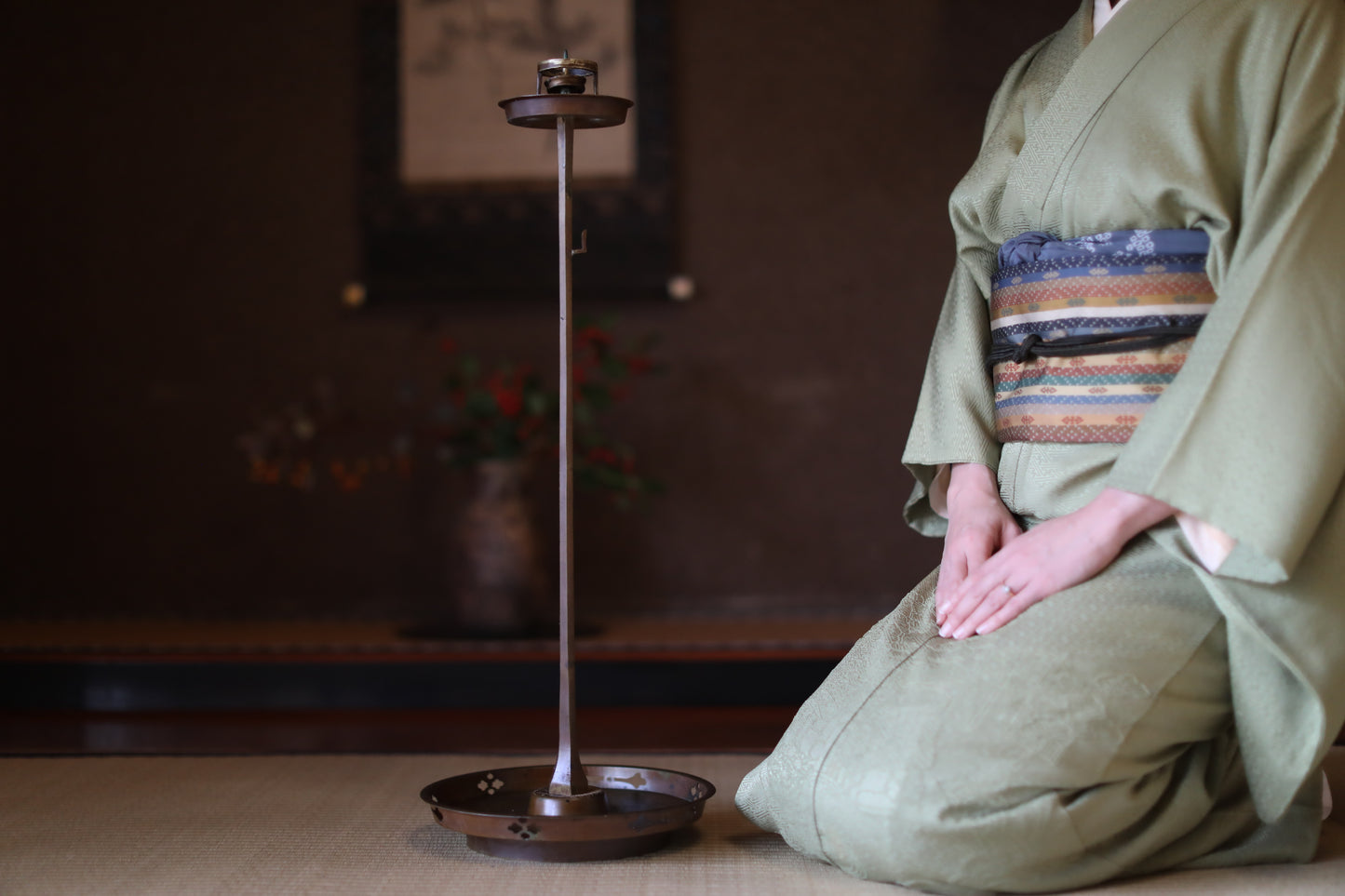 Japanese Vintage Bronze Candle Stand, Samurai Temple Lantern 1900s (H27.6 in/70cm)