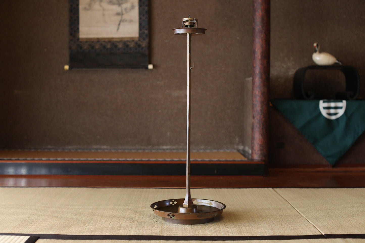 Japanese Vintage Bronze Candle Stand, Samurai Temple Lantern 1900s (H27.6 in/70cm)