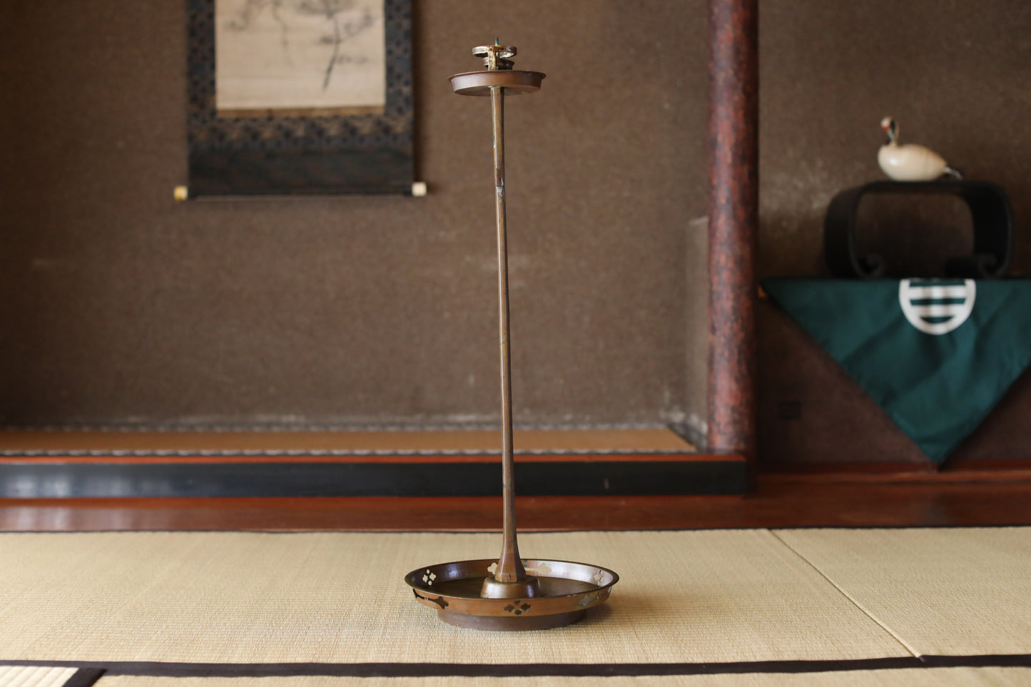 Japanese Vintage Bronze Candle Stand, Samurai Temple Lantern 1900s (H27.6 in/70cm)