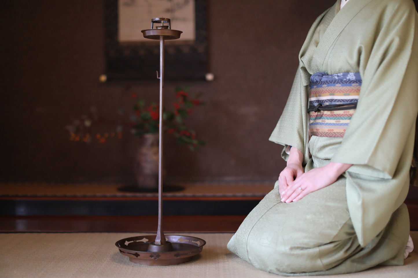 Japanese Vintage Bronze Candle Stand, Samurai Temple Lantern 1900s (H27.6 in/70cm)