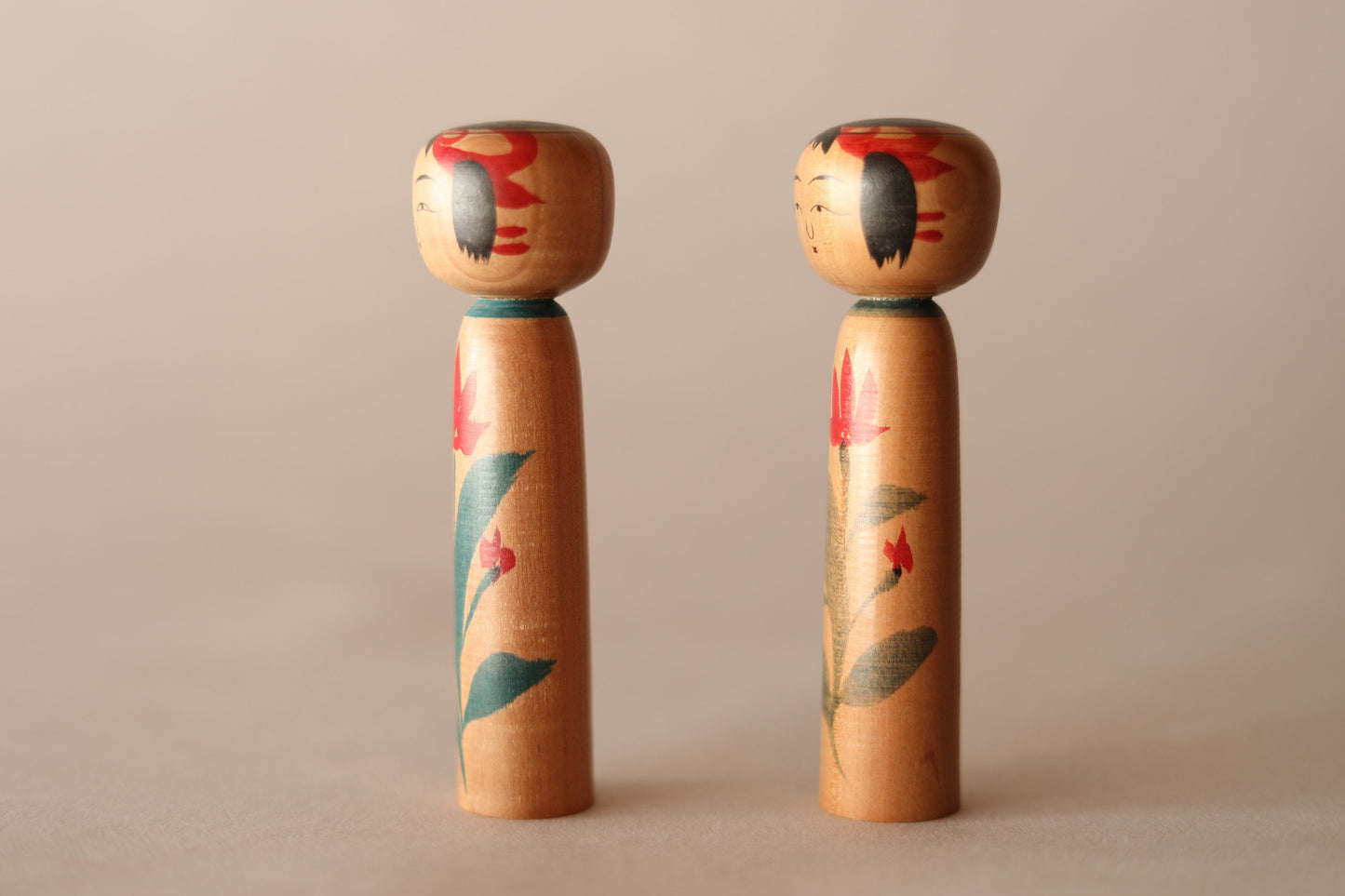 Tuchiyu Kokeshi Doll Vintage Twins – Striped Wooden Japanese Figurines With Flower Pattern