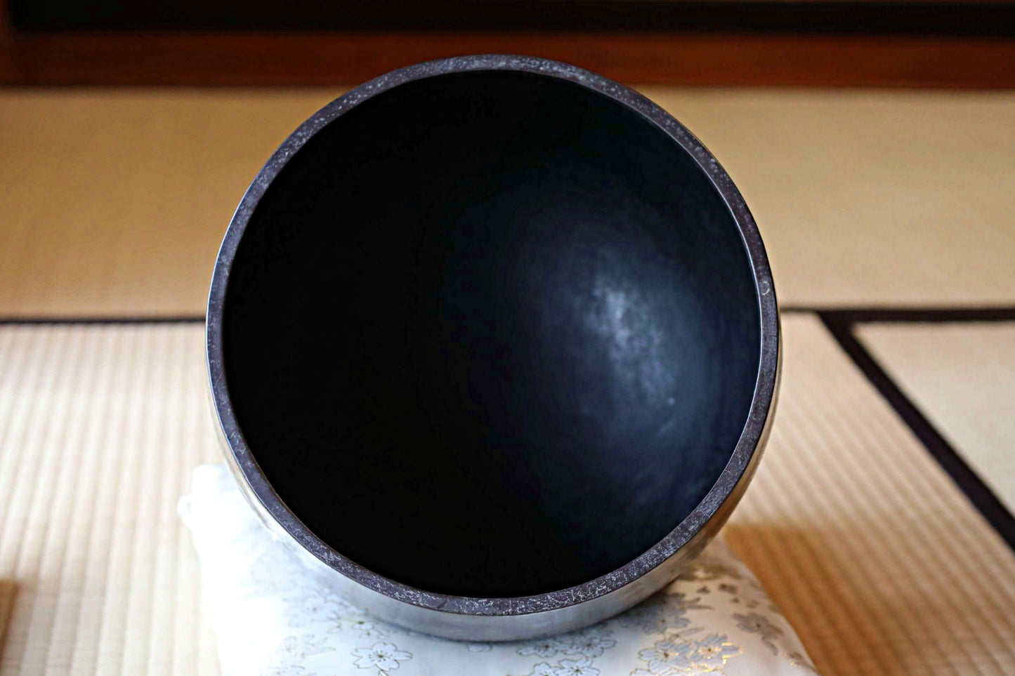 Large Singing Bowl – Japanese Bronze Bell With Sakura Silk Cushion & Leather Striker