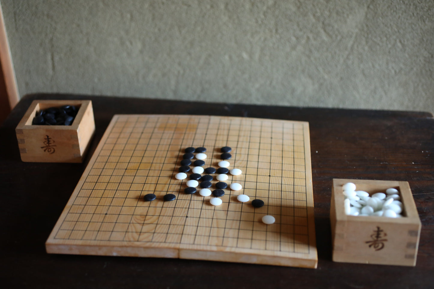 Folding Wood Go Board – Compact Japanese Go Game with Stone & Wooden Case