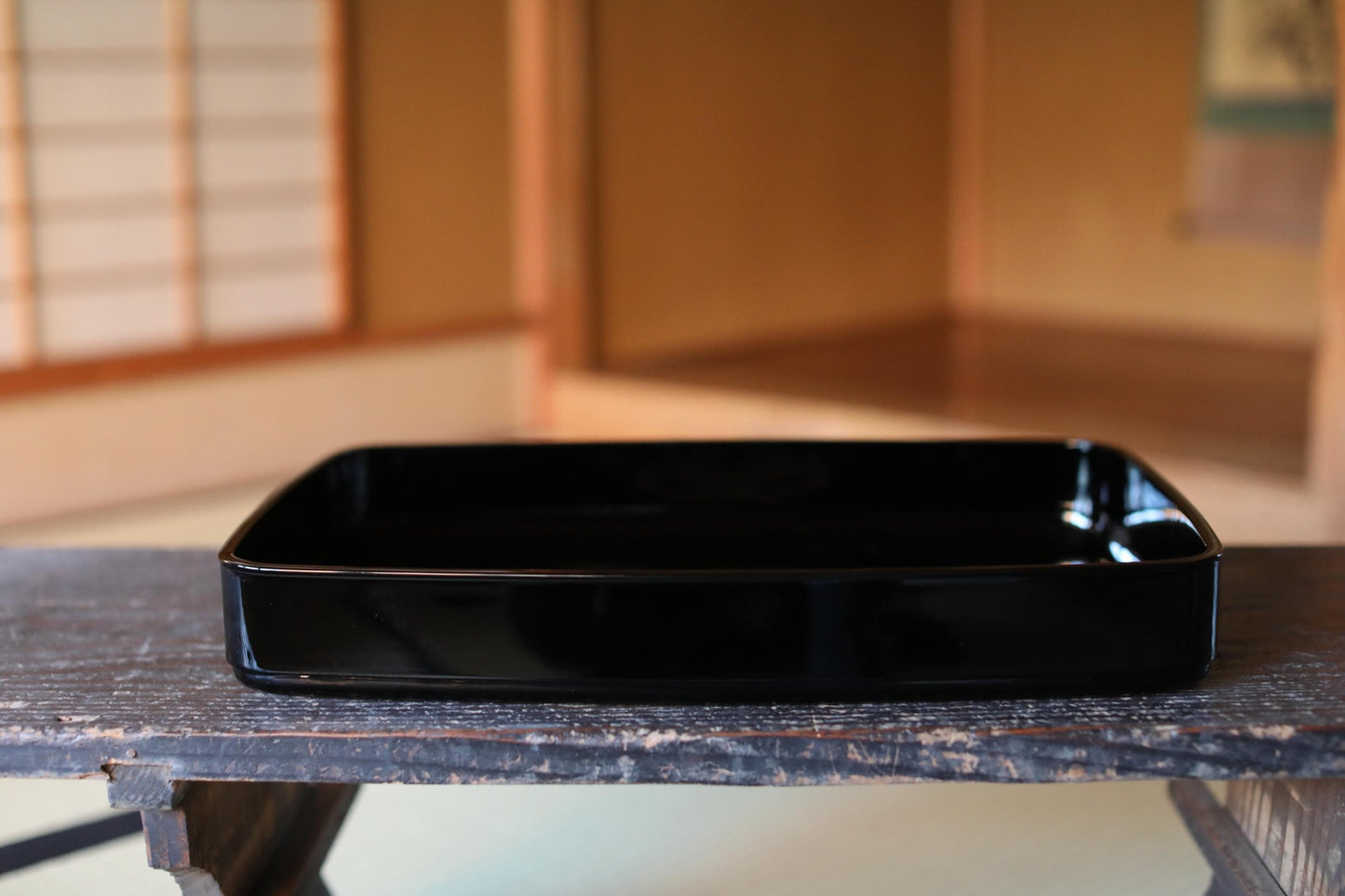 Japanese Lacquer Tray – Black Gold Family Crest Obon | Echizen Nuri Wood Serving Tray 45.5×32cm