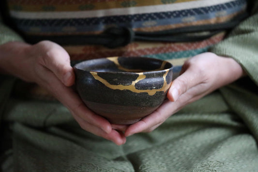 Karatsu Matcha Tea Bowl - Japanese Antique 17th Century Pottery | Gold Kintsugi Repair