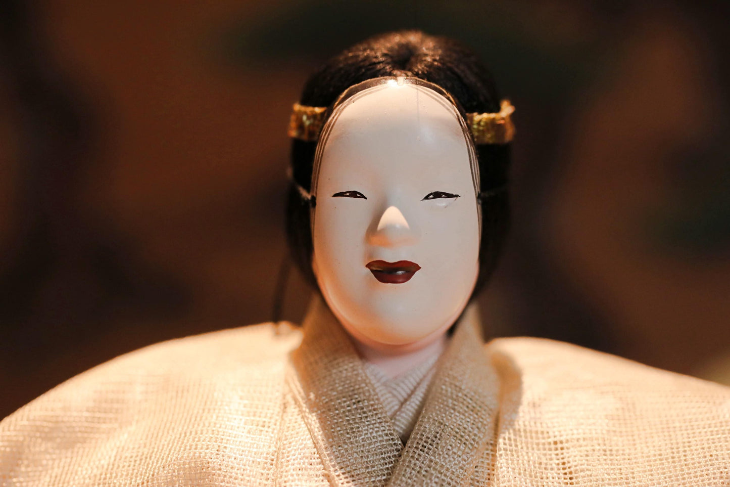 Japanese Noh Doll - Vintage Wooden Sculpture with Silk Kimono & Traditional Mask