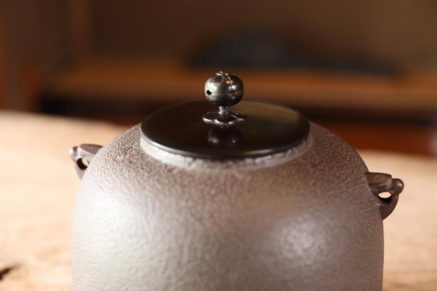 Japanese Cast Iron Kettle – Maru-Gama Tea Pot With Signed Wooden Box & Plum Blossom Lid